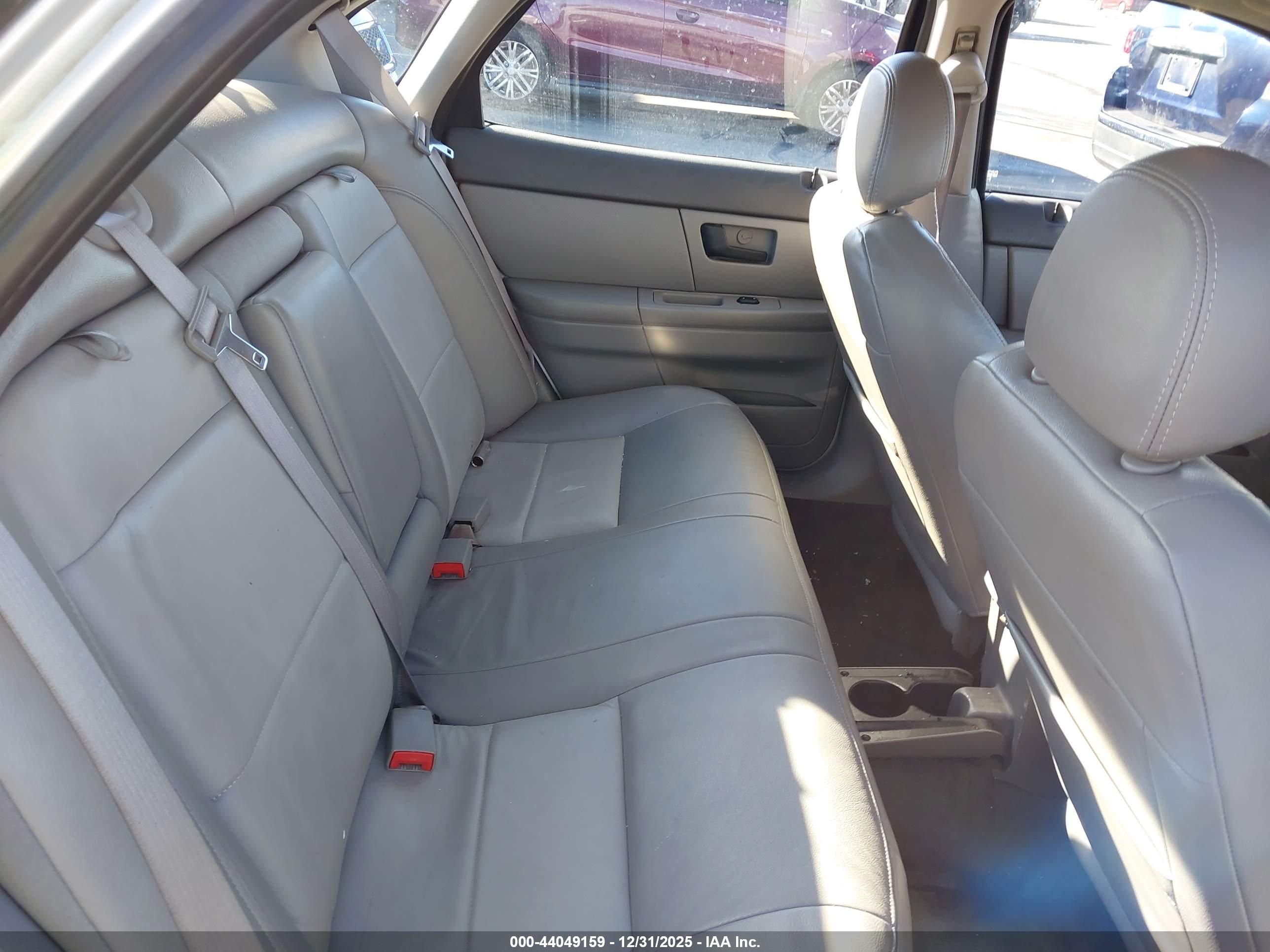 FORD TAURUS image 8