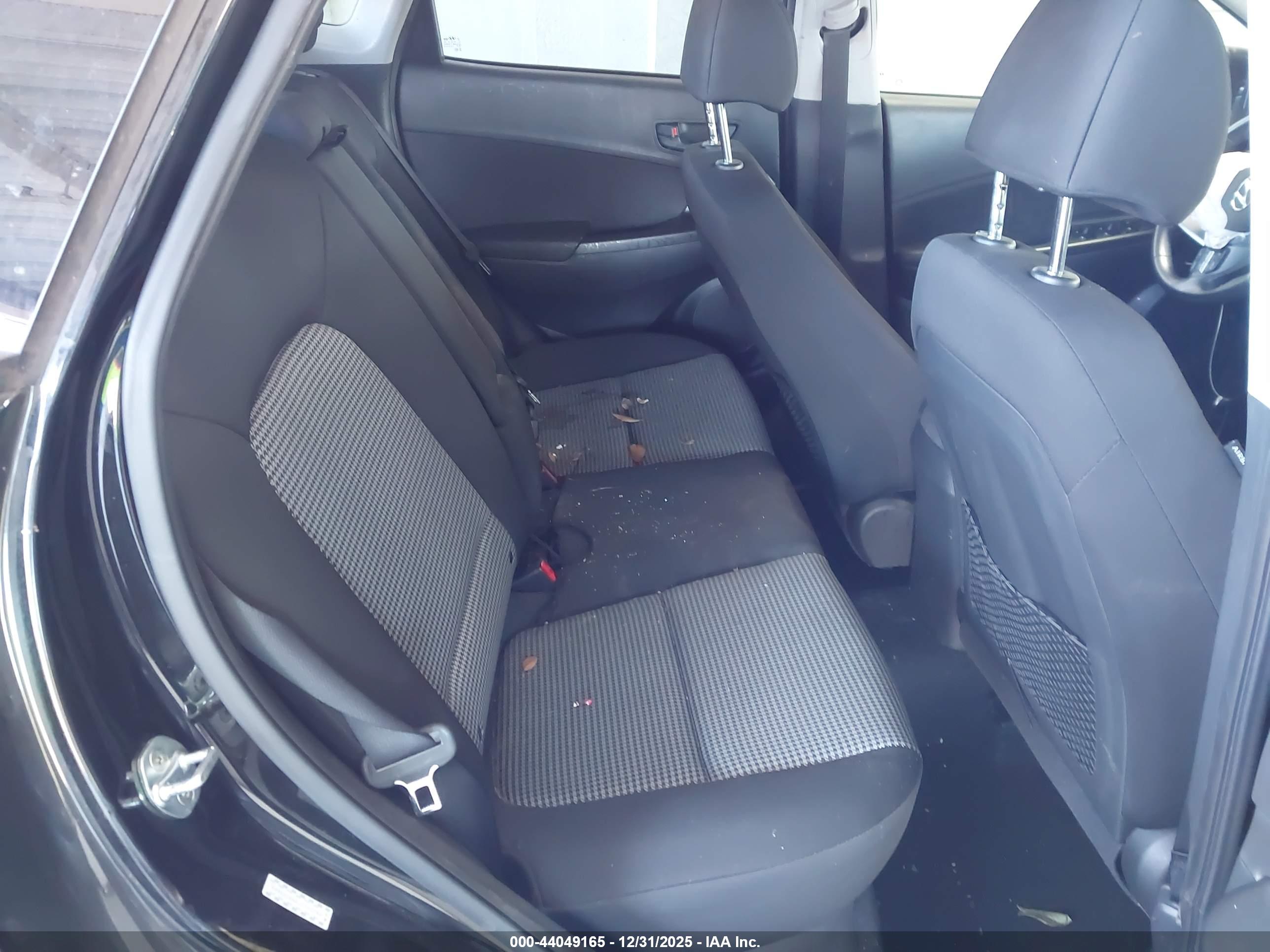 HYUNDAI KONA image 8