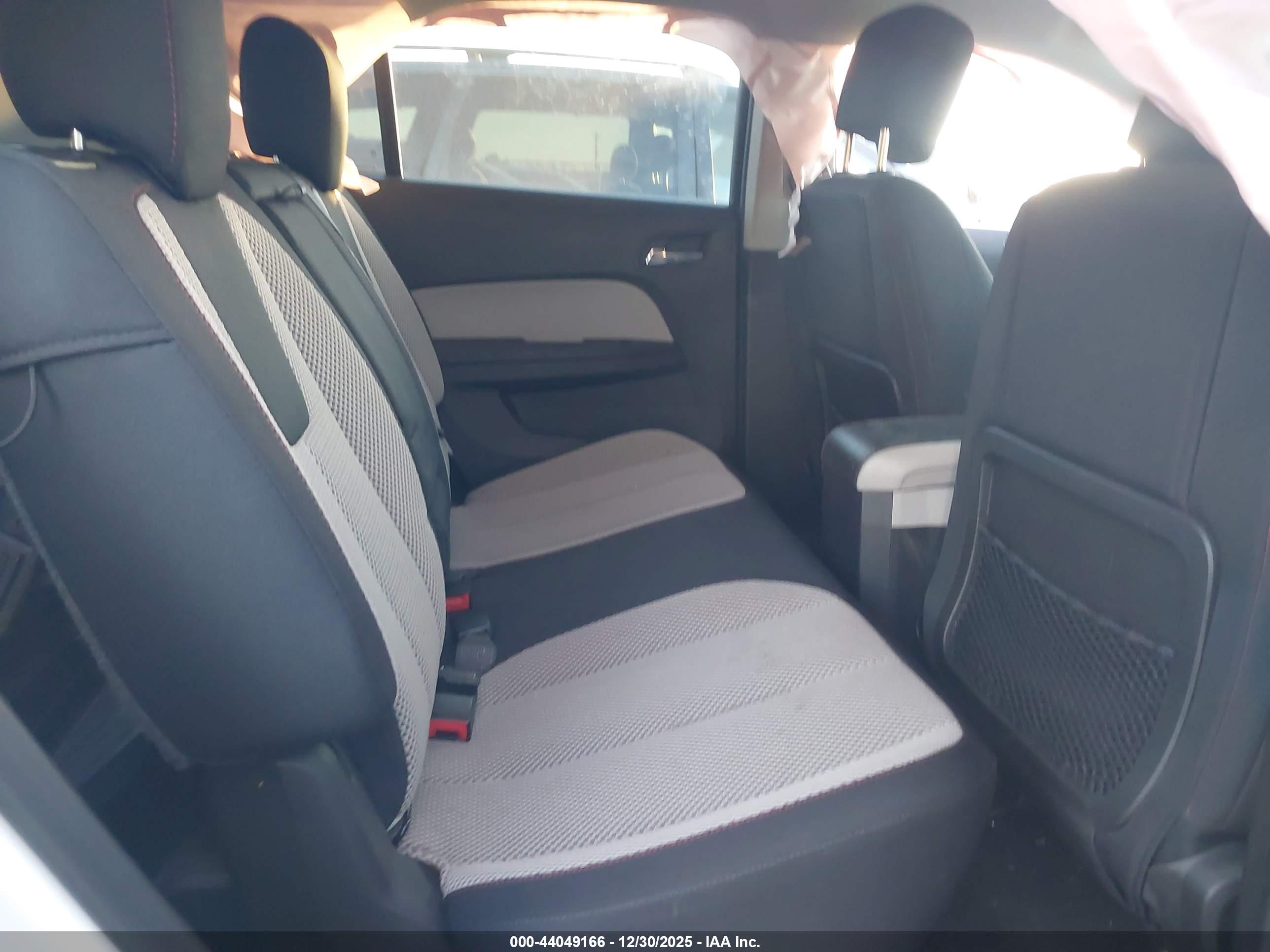 CHEVROLET EQUINOX image 8