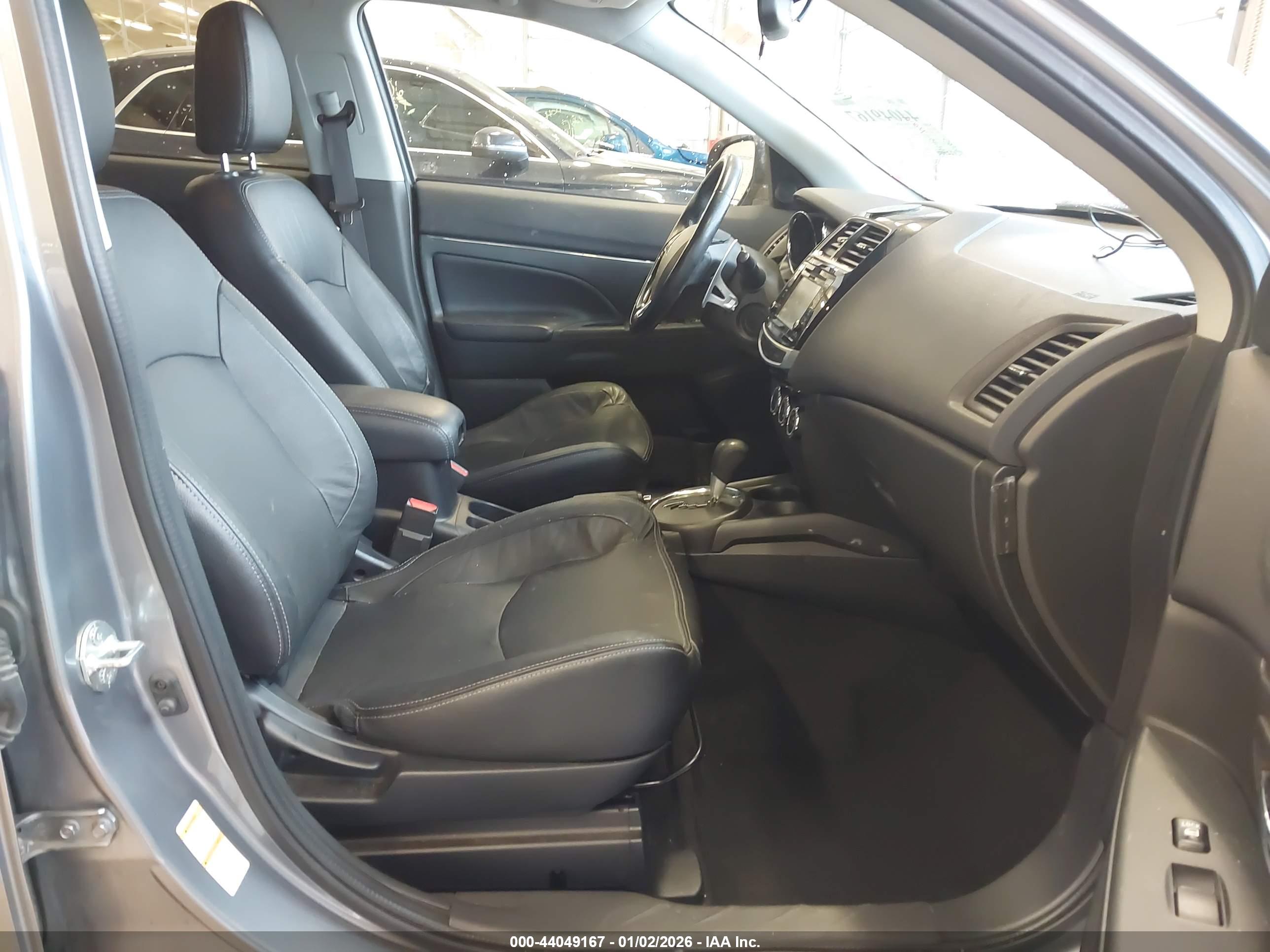 MITSUBISHI OUTLANDER image 5