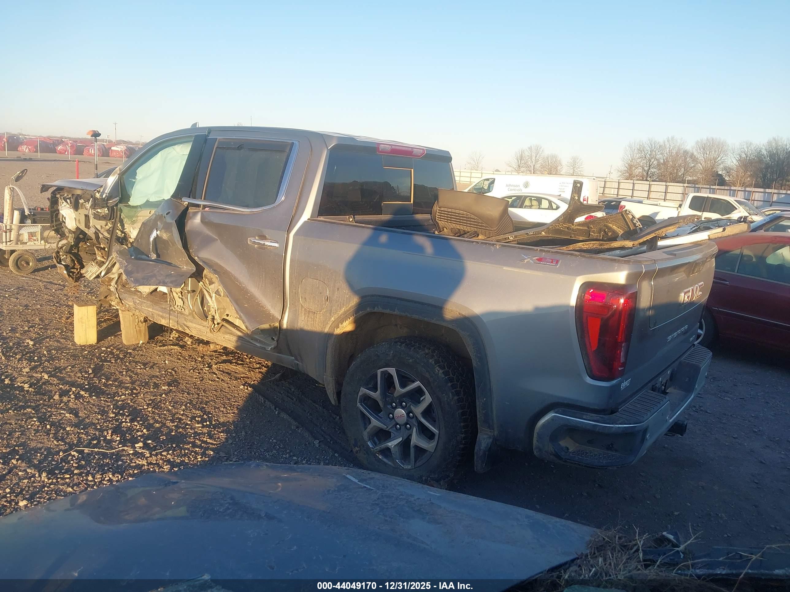 GMC SIERRA image 3