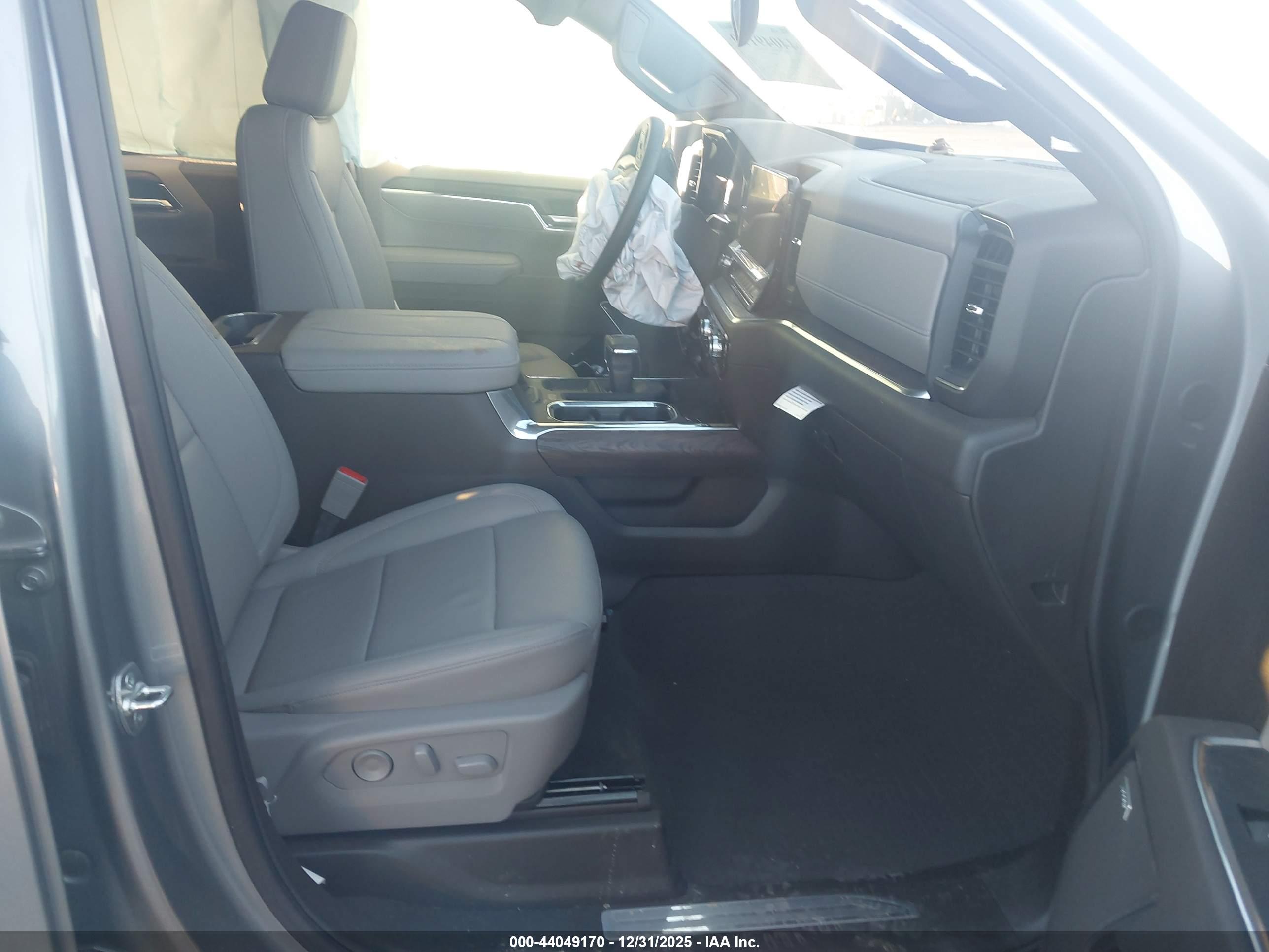 GMC SIERRA image 5