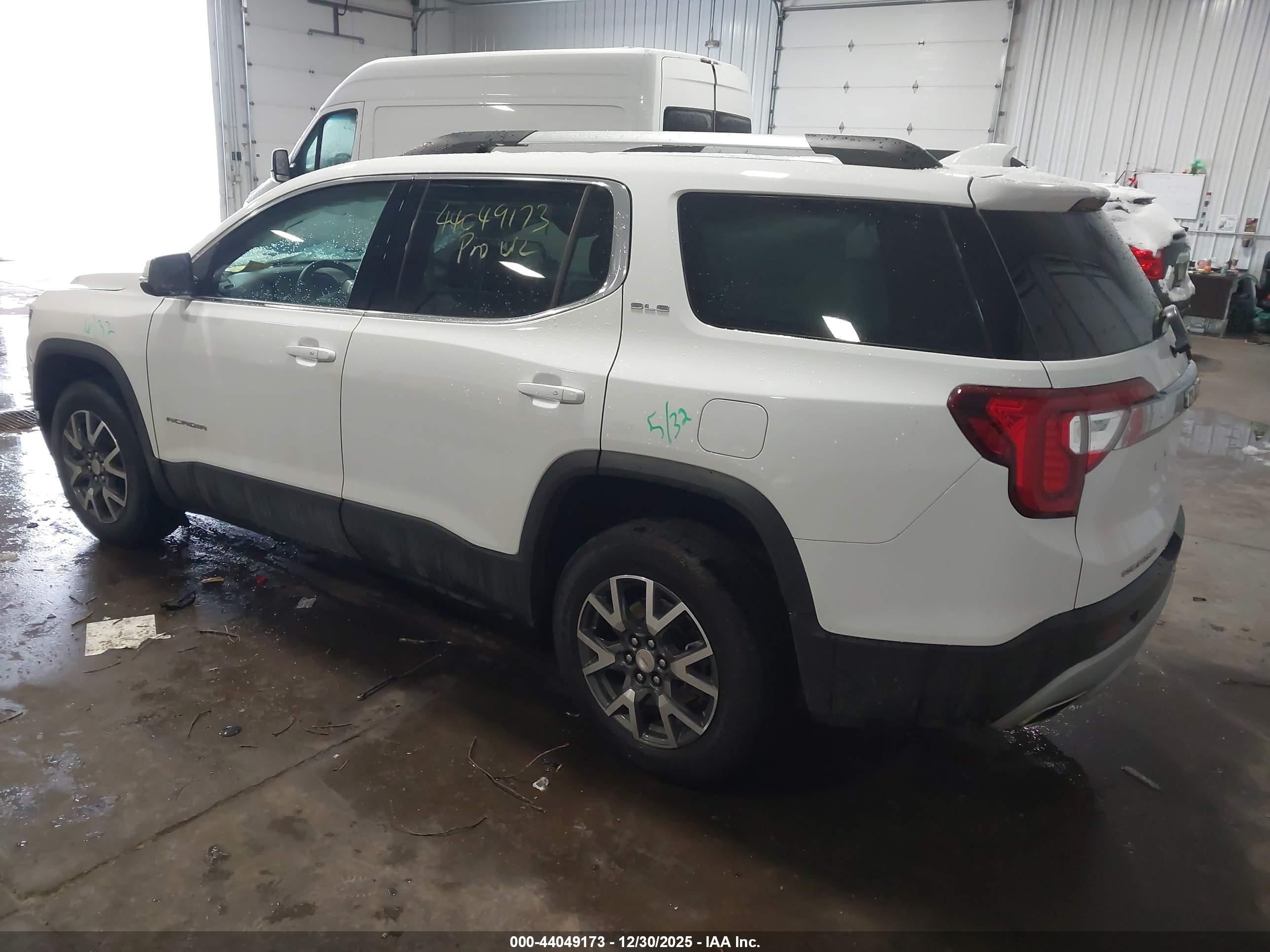 GMC ACADIA image 3