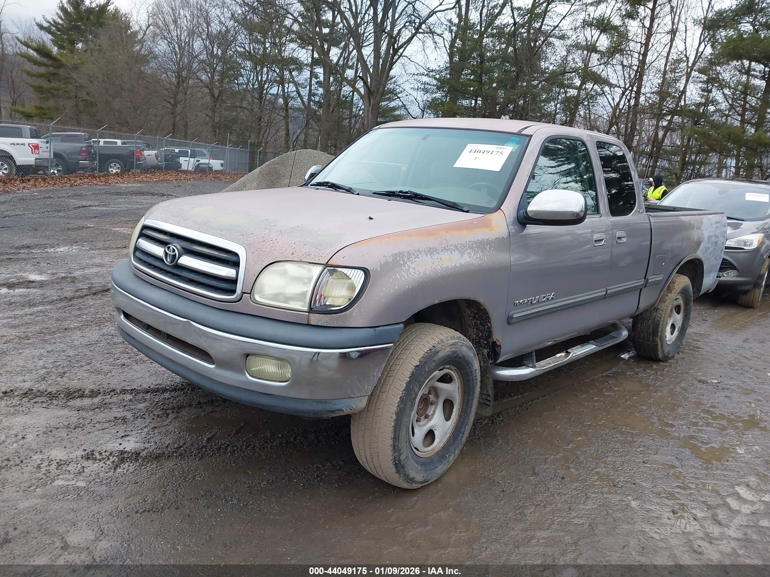 TOYOTA TUNDRA image 2