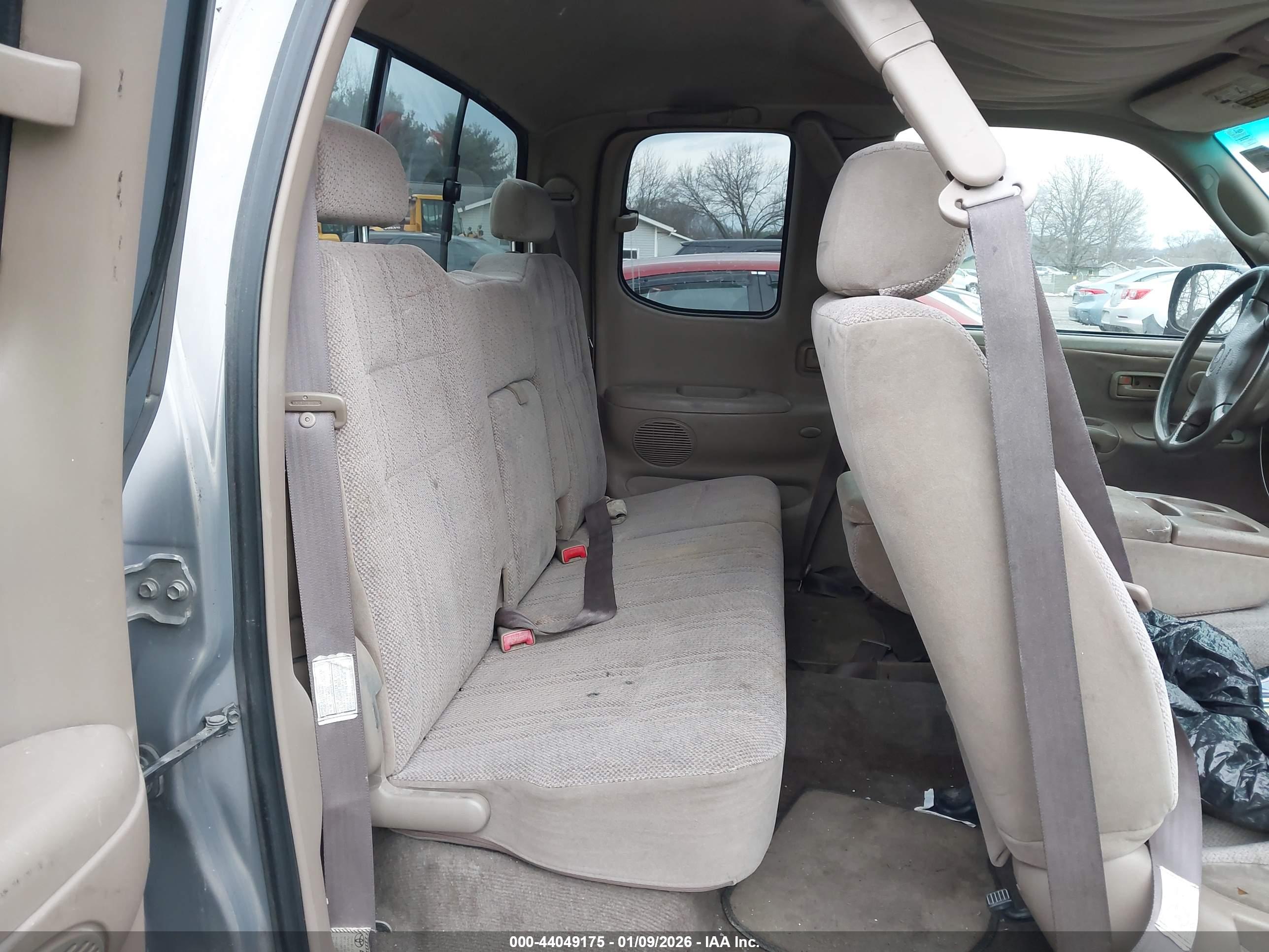 TOYOTA TUNDRA image 8