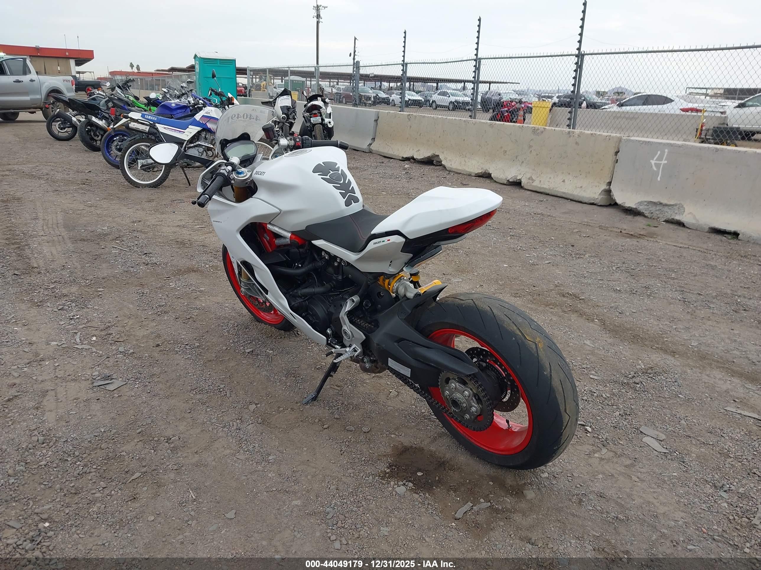 DUCATI SUPERSPORT image 3