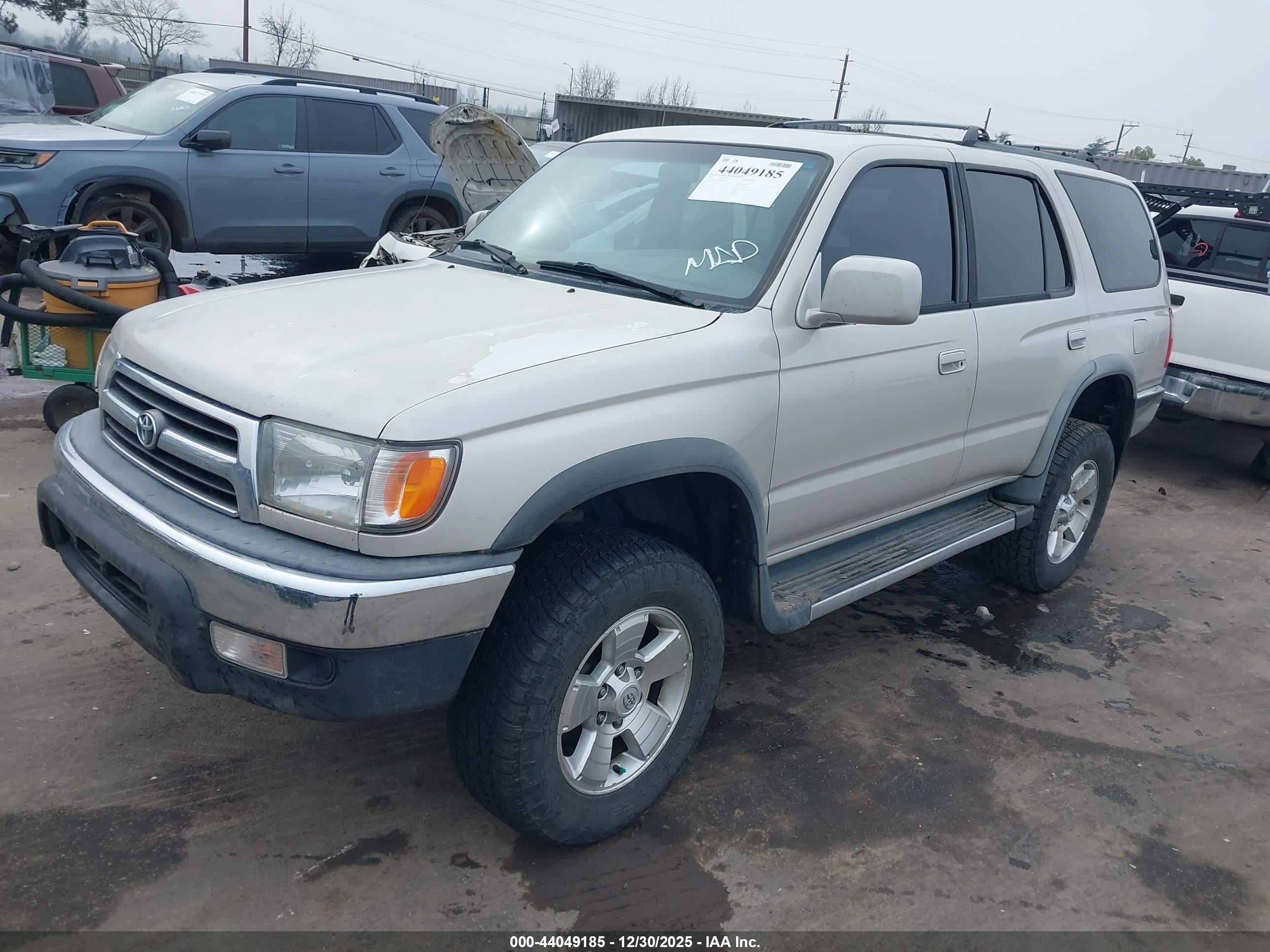 TOYOTA 4RUNNER image 2