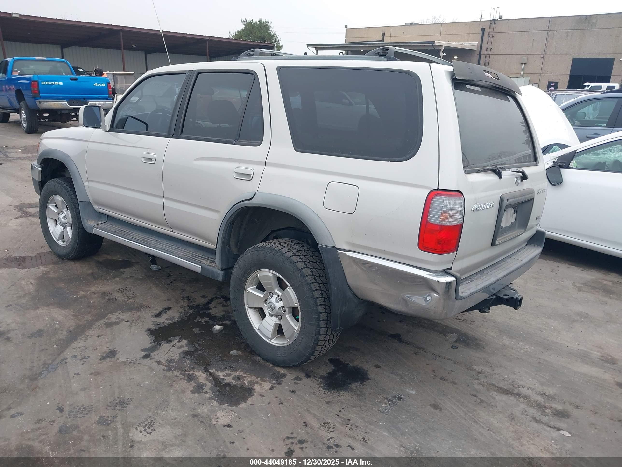 TOYOTA 4RUNNER image 3
