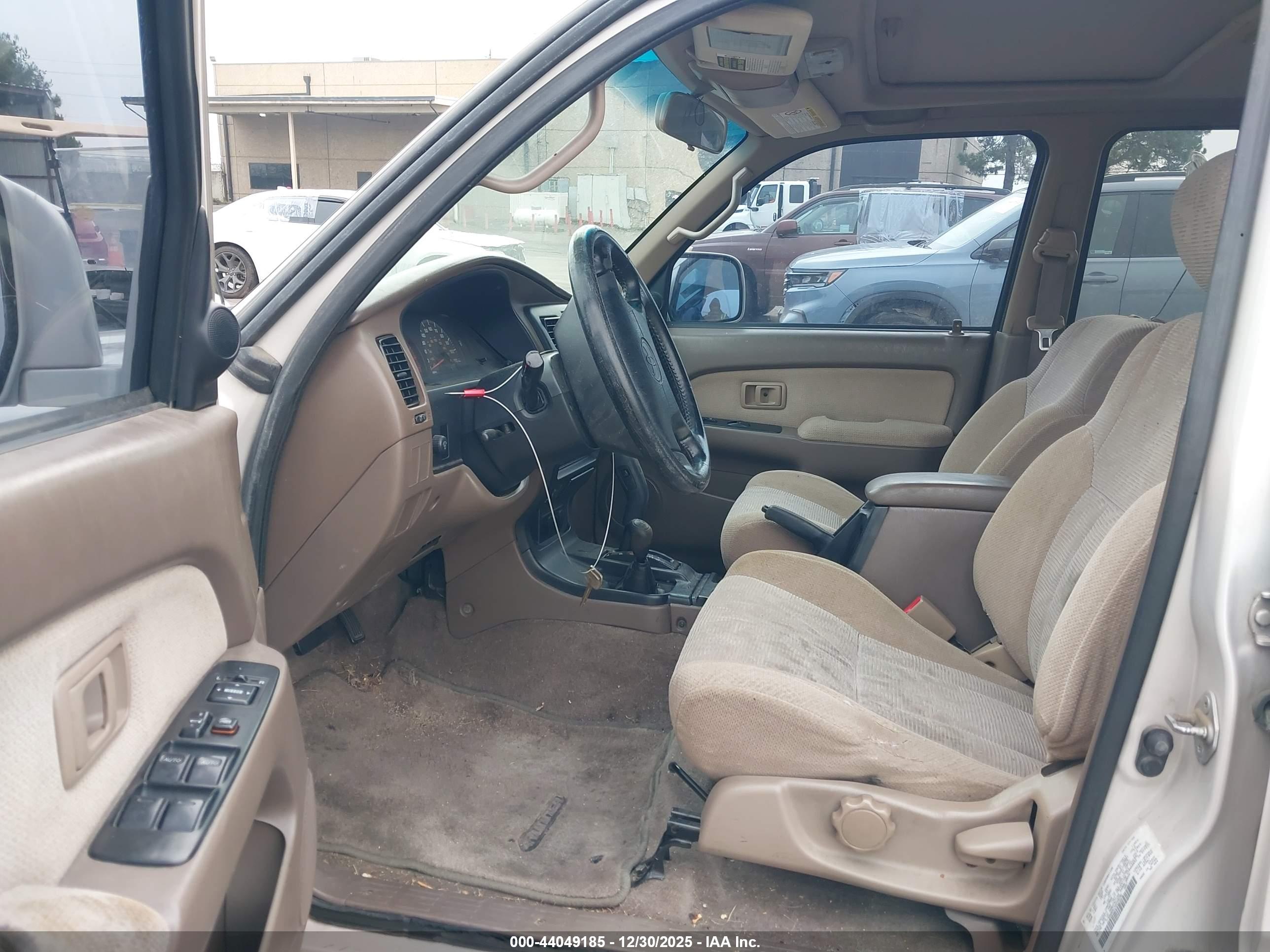 TOYOTA 4RUNNER image 5