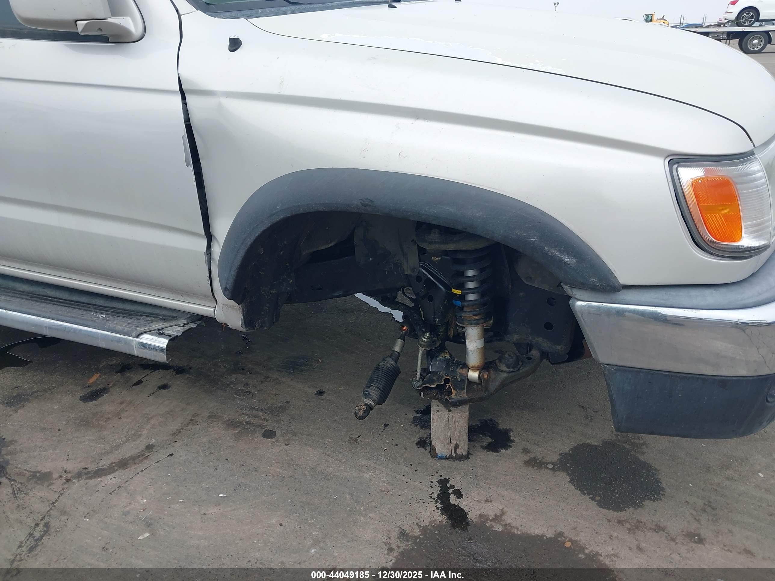 TOYOTA 4RUNNER image 6