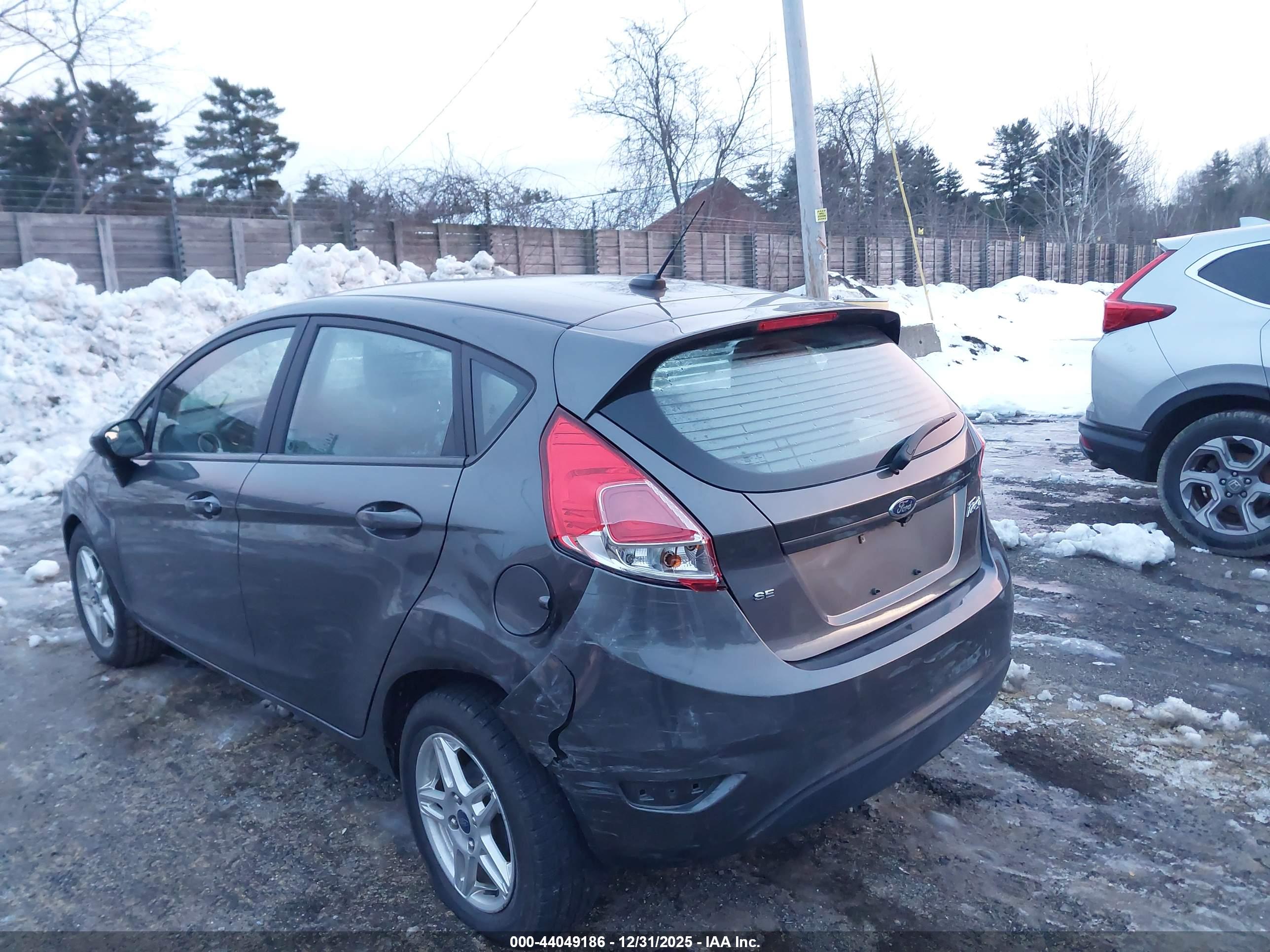 FORD FIESTA image 6