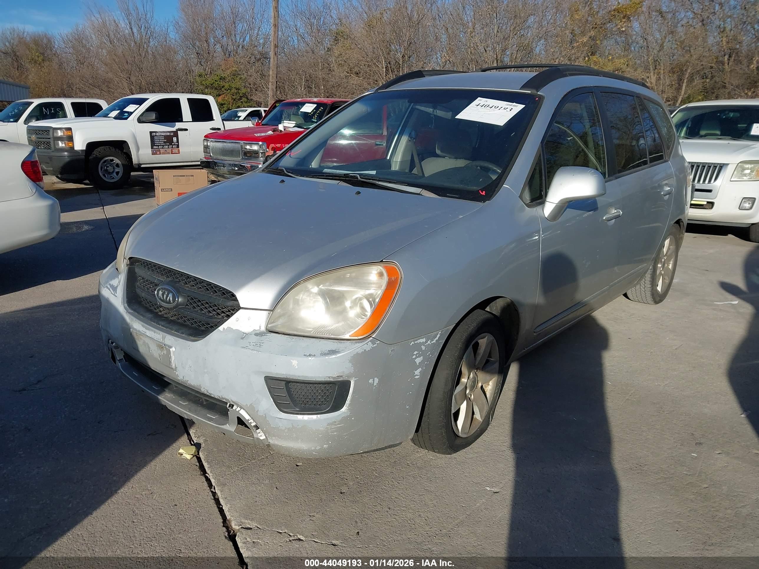 KIA RONDO image 2
