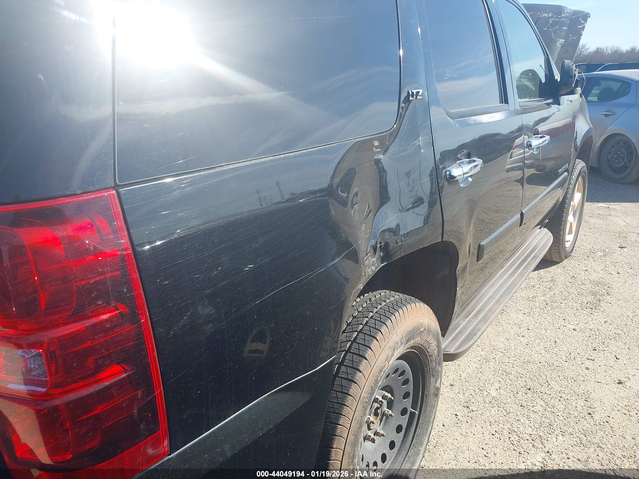 CHEVROLET TAHOE image 6