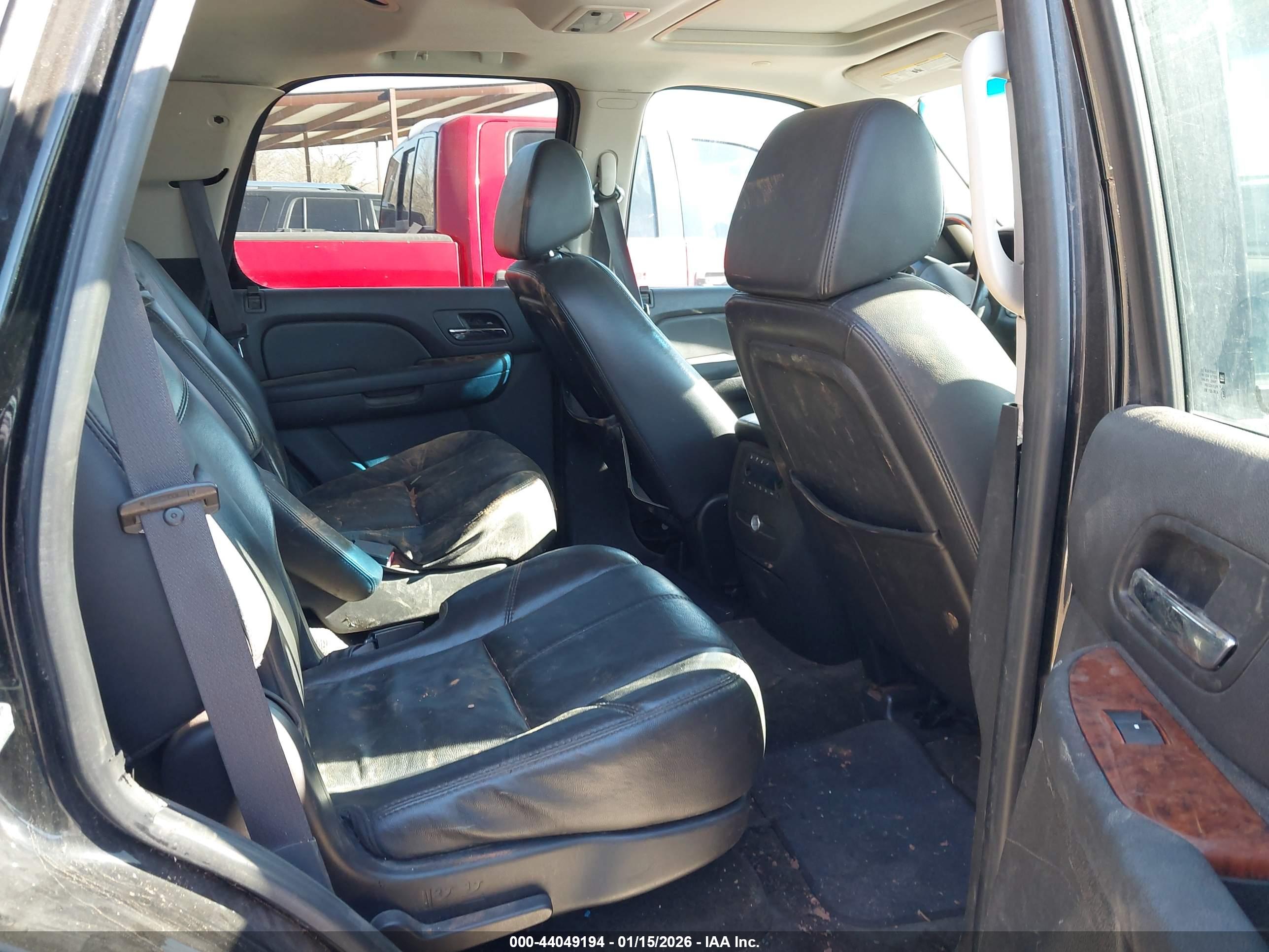 CHEVROLET TAHOE image 8
