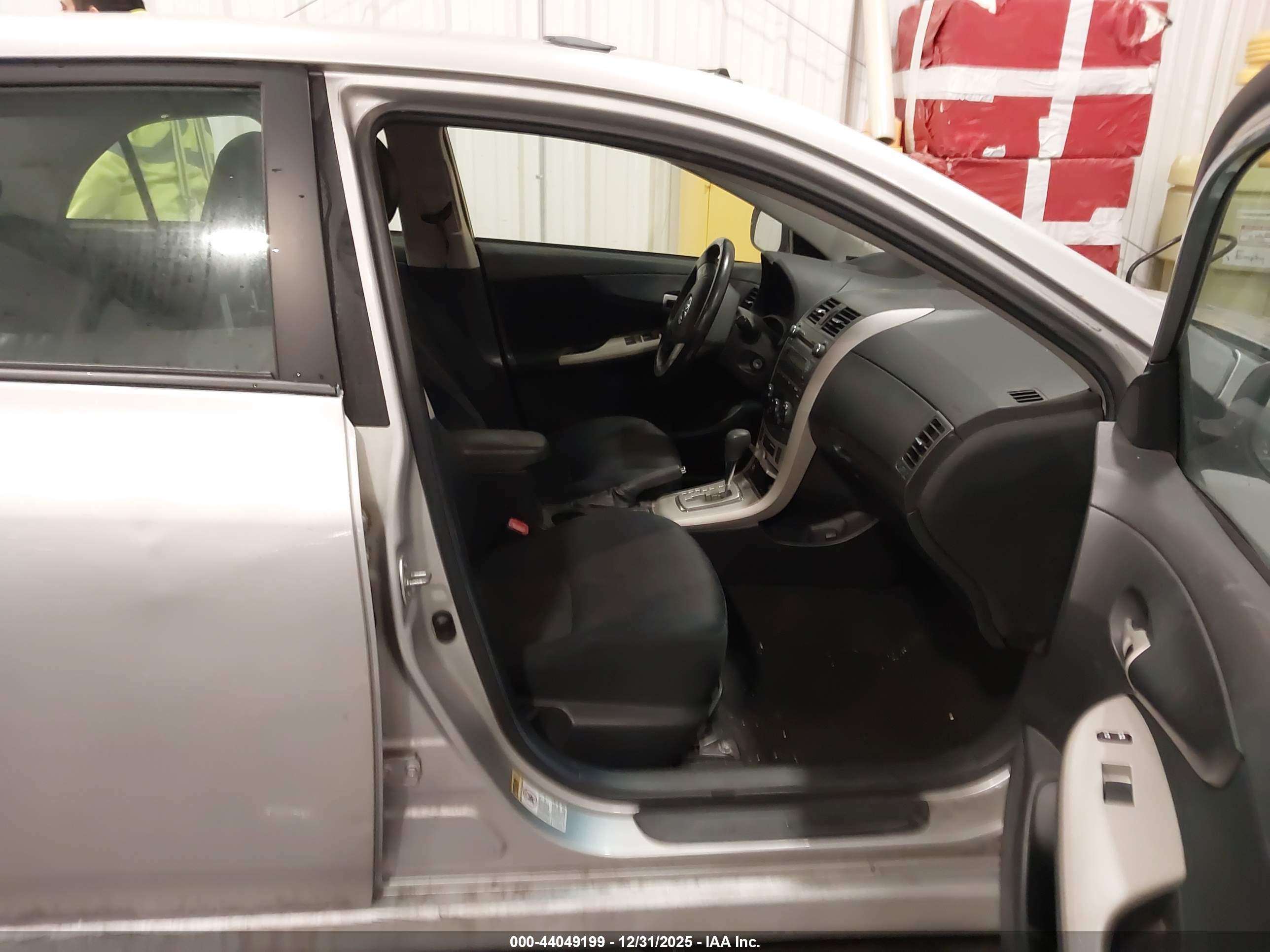 TOYOTA COROLLA image 5