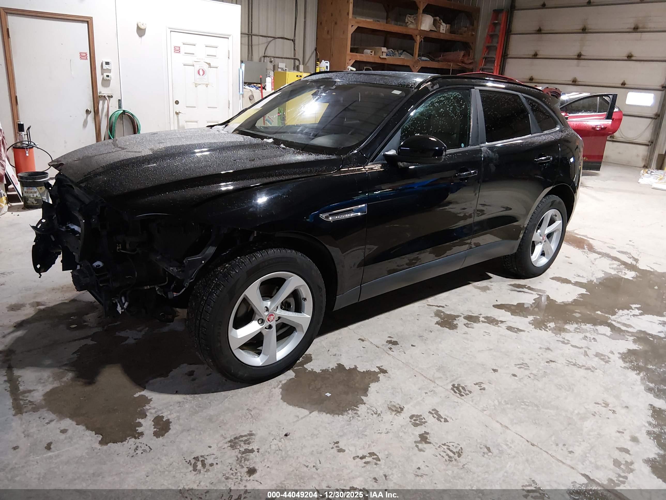 JAGUAR F-PACE image 2