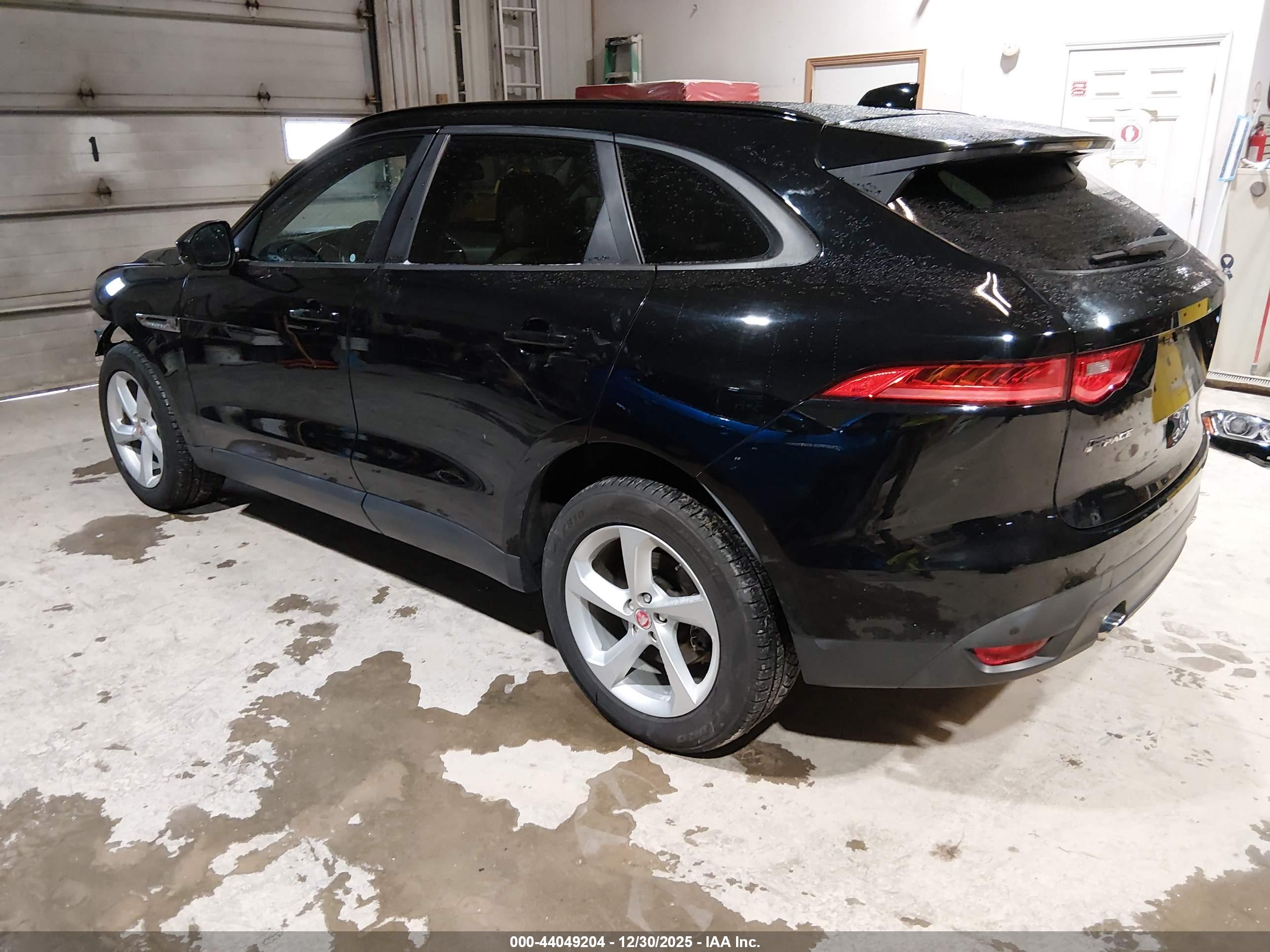 JAGUAR F-PACE image 3