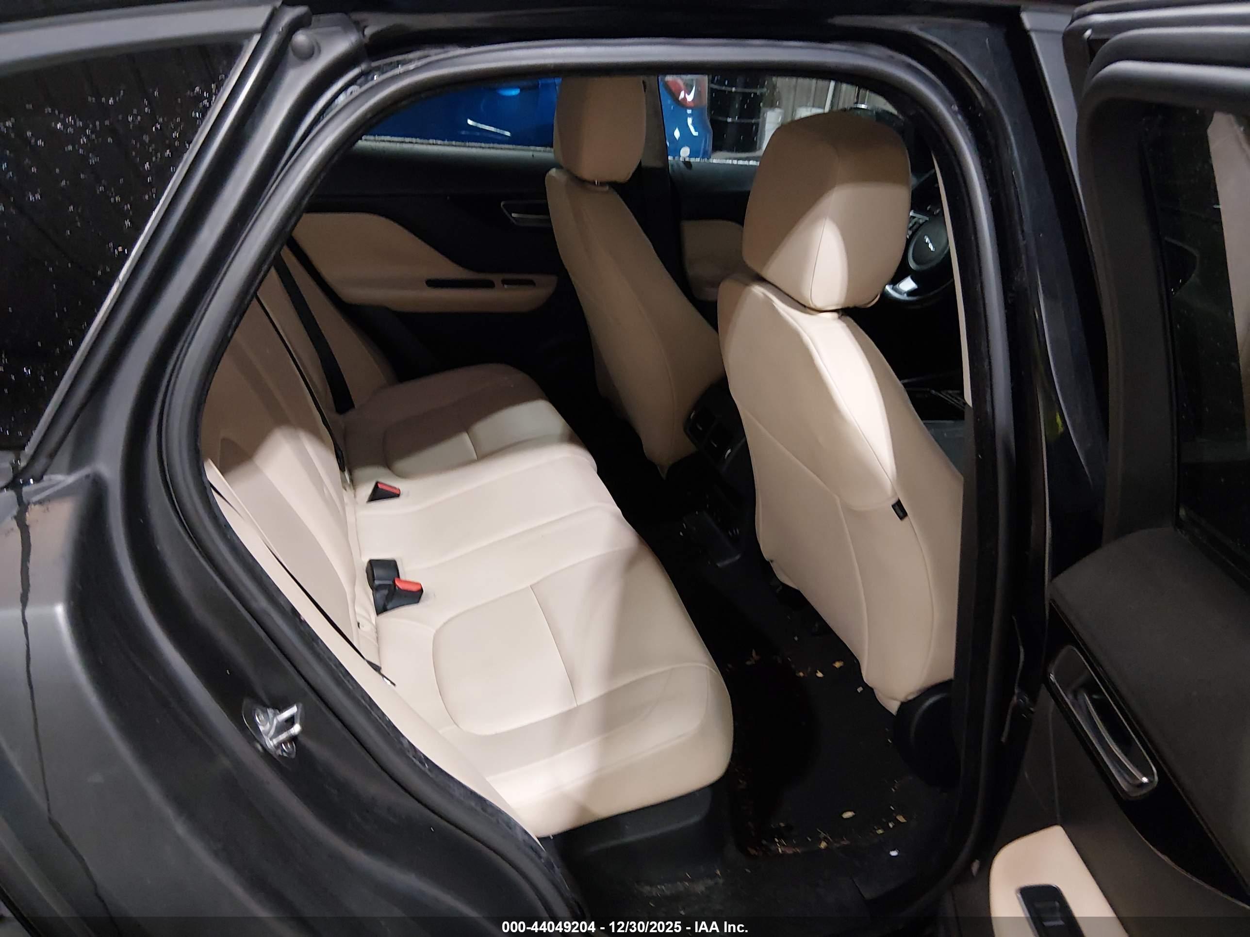 JAGUAR F-PACE image 8