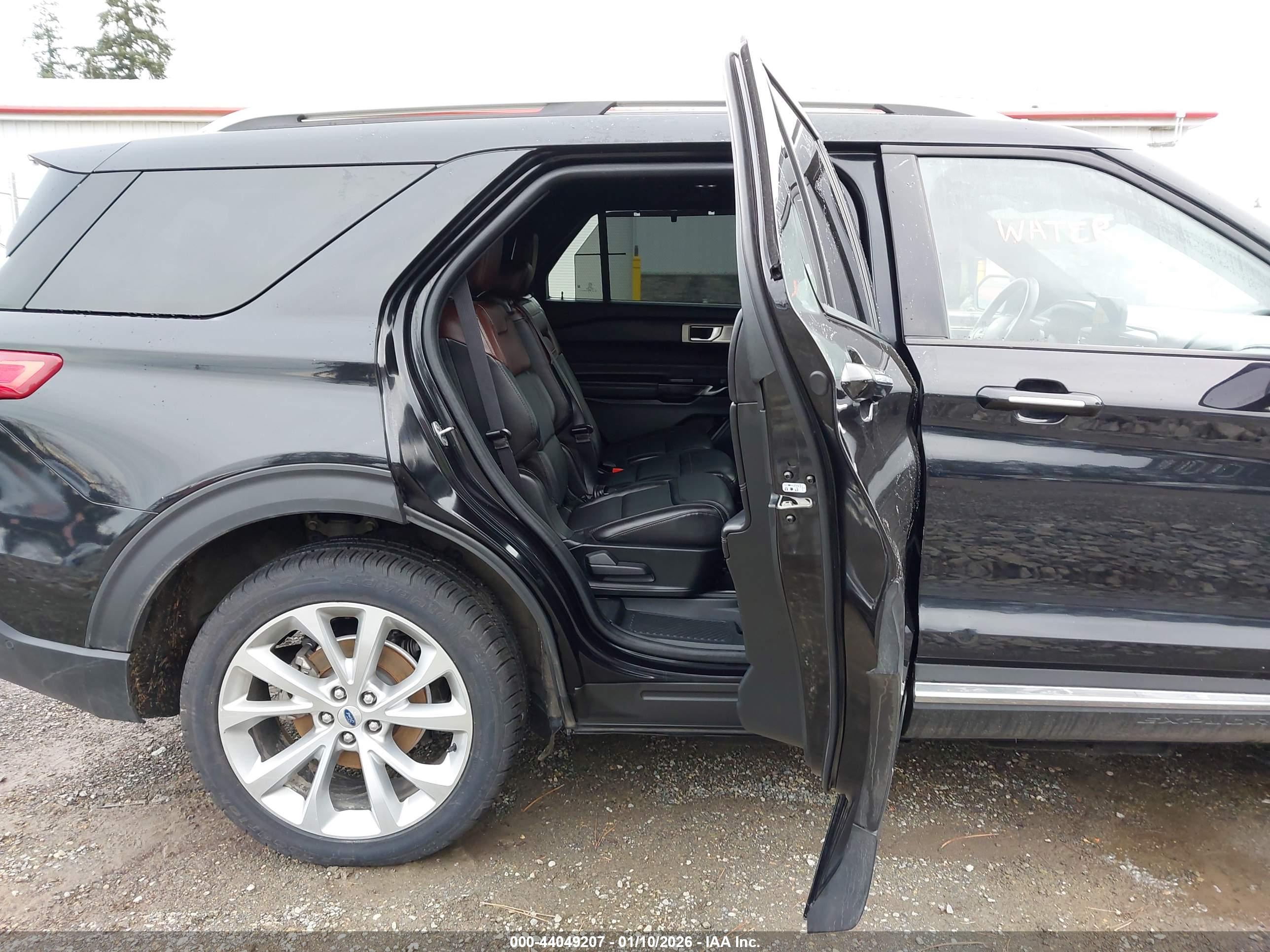 FORD EXPLORER image 8