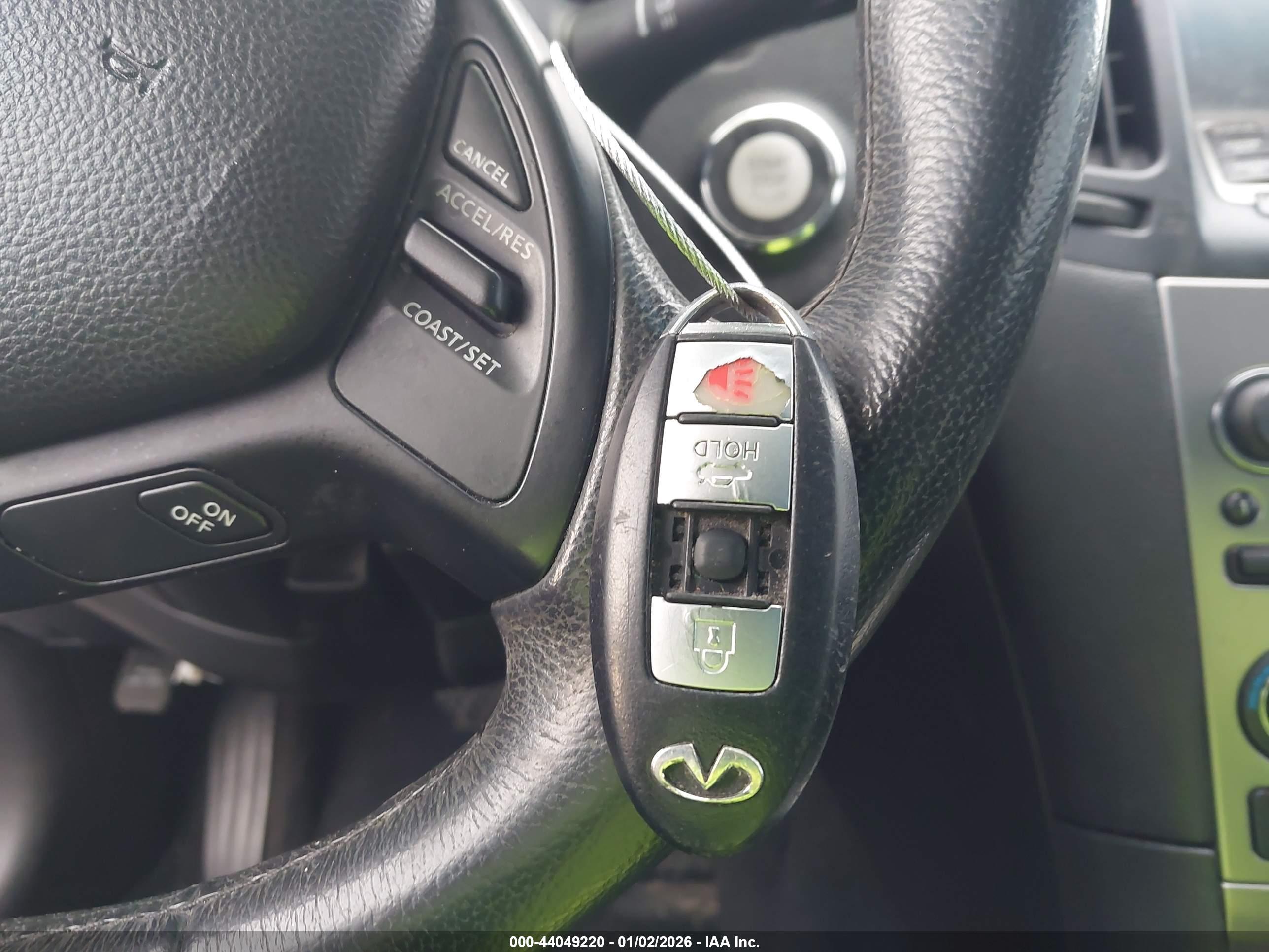 INFINITI Q40 image 11
