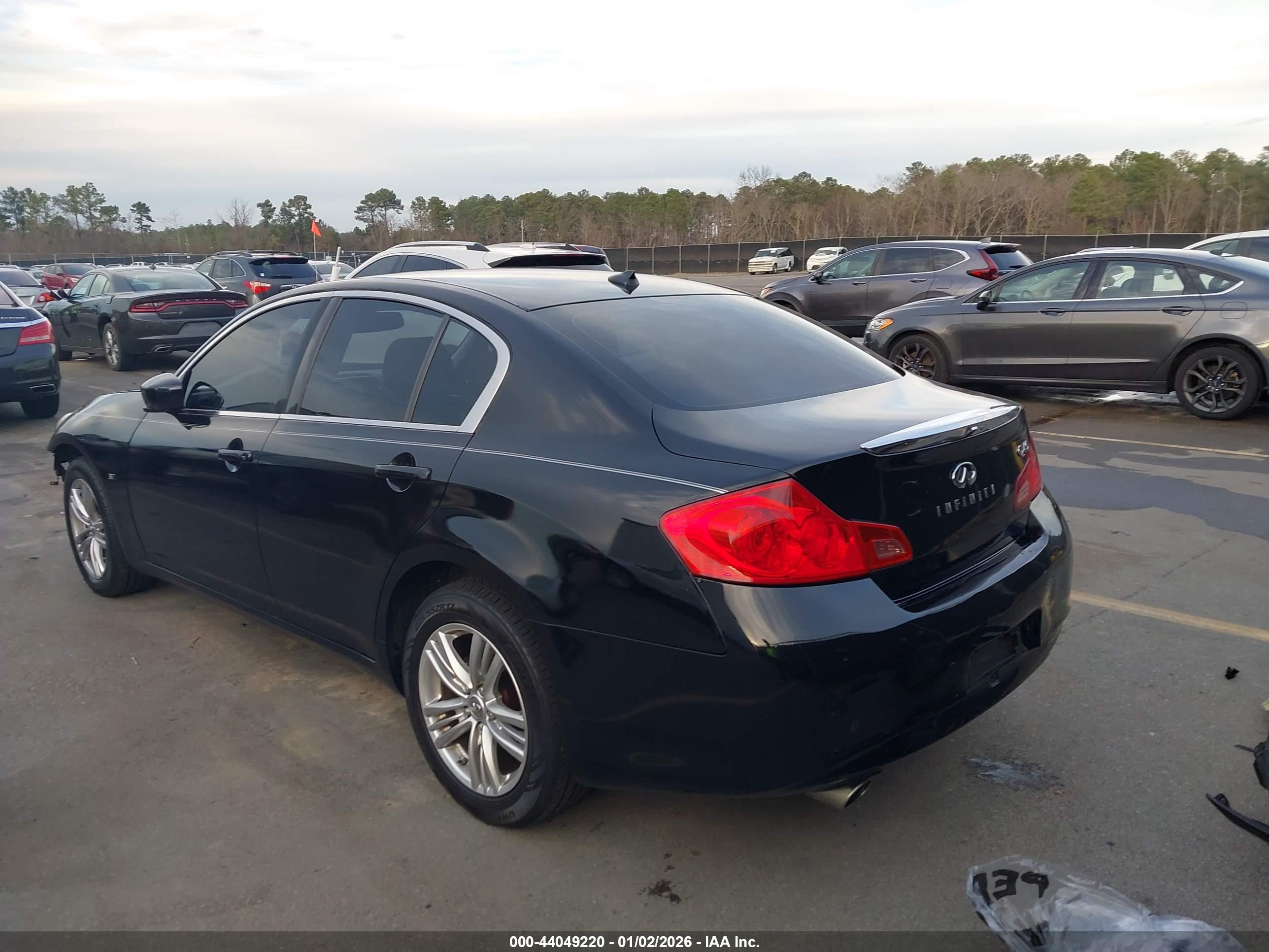 INFINITI Q40 image 3
