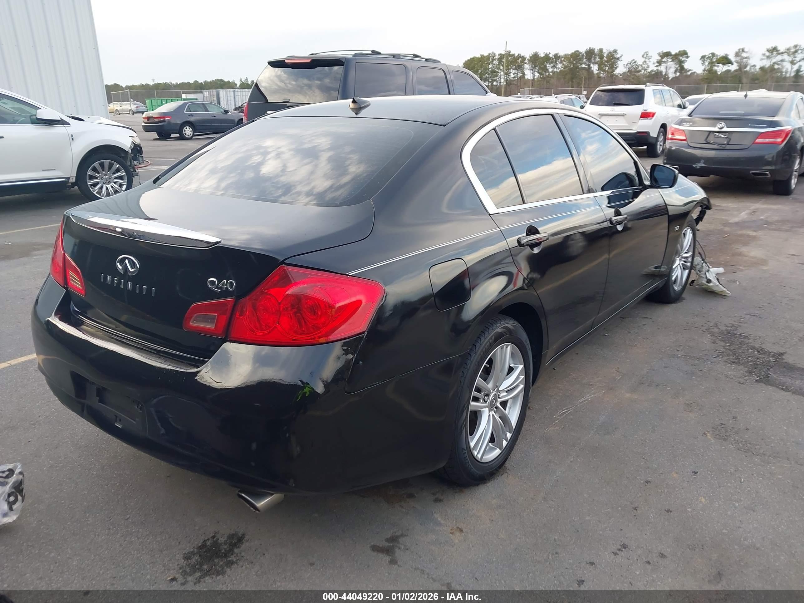 INFINITI Q40 image 4