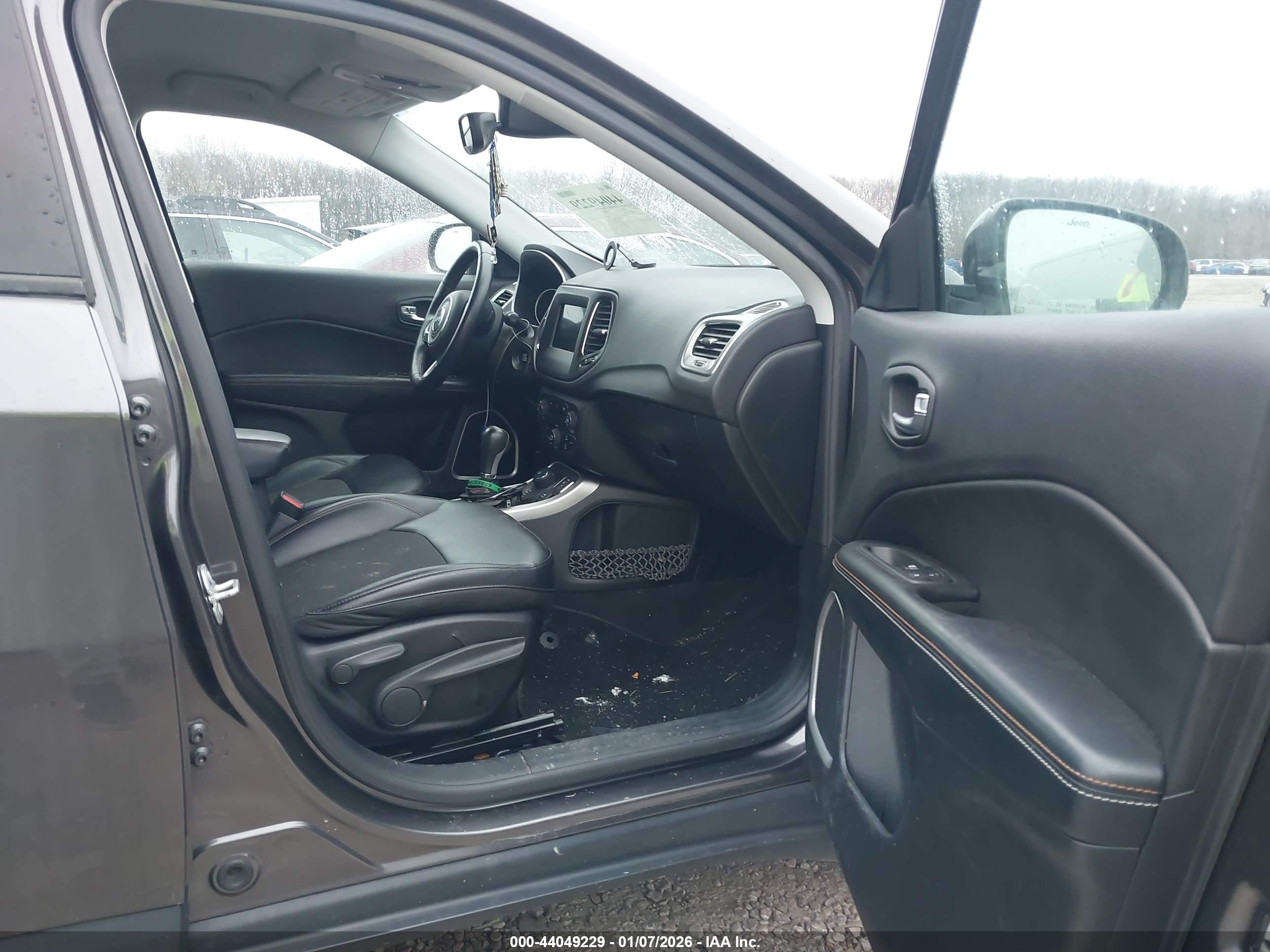 JEEP COMPASS image 5