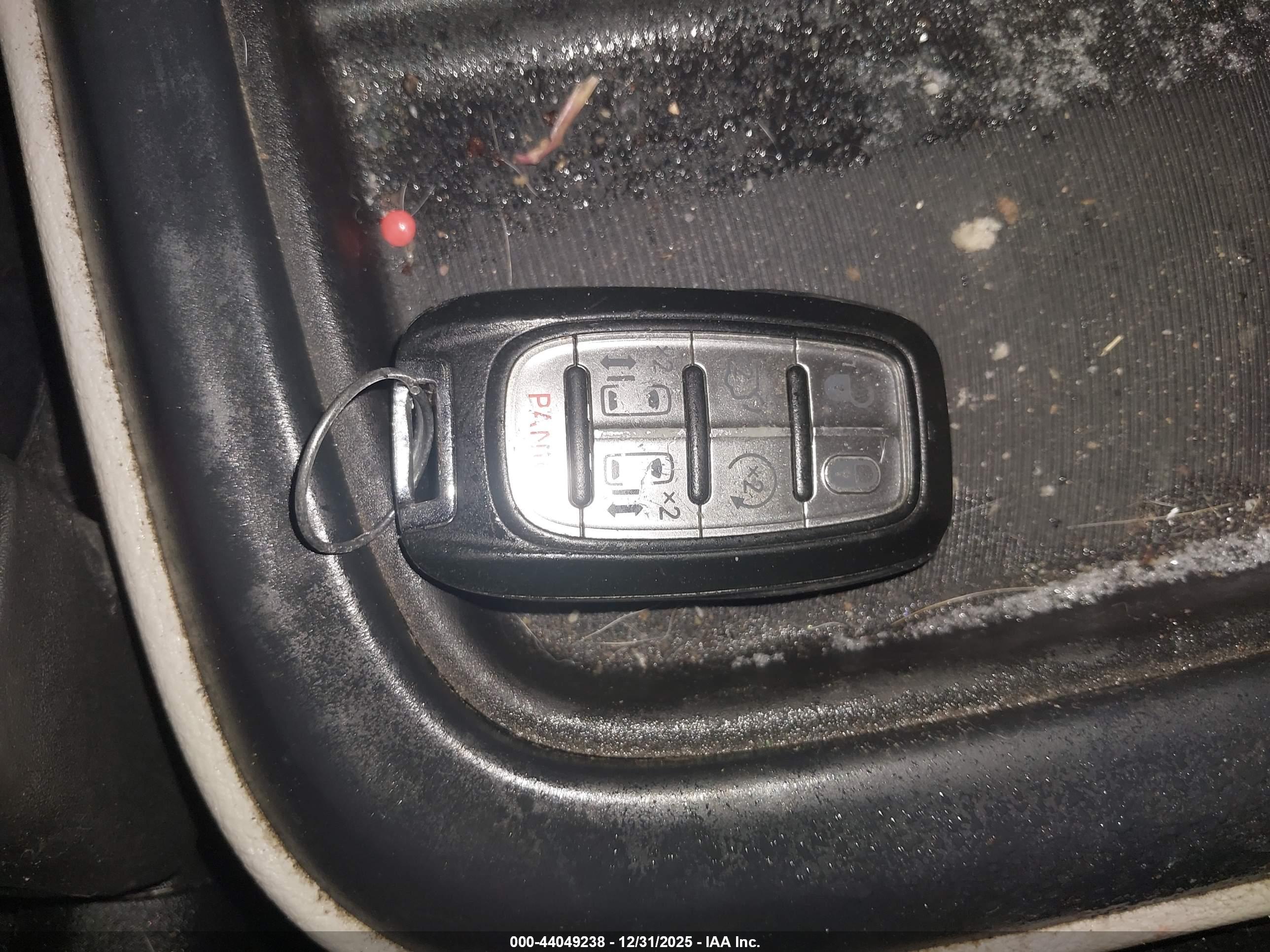 CHRYSLER PACIFICA image 11