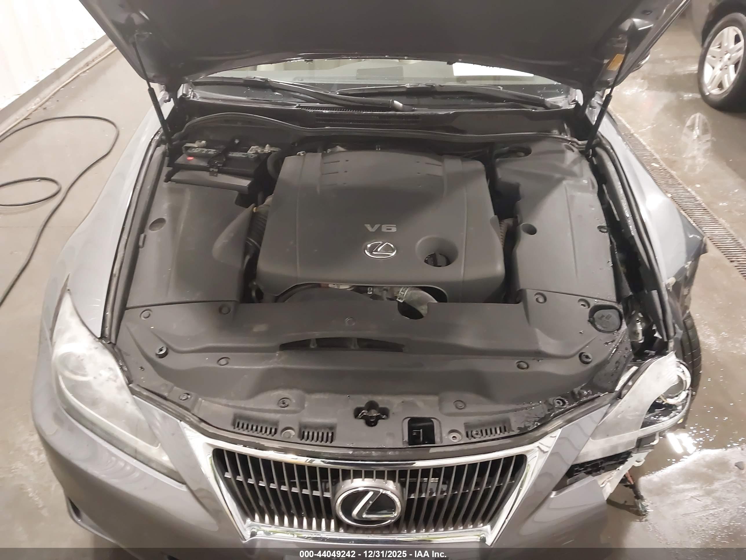 LEXUS IS image 10