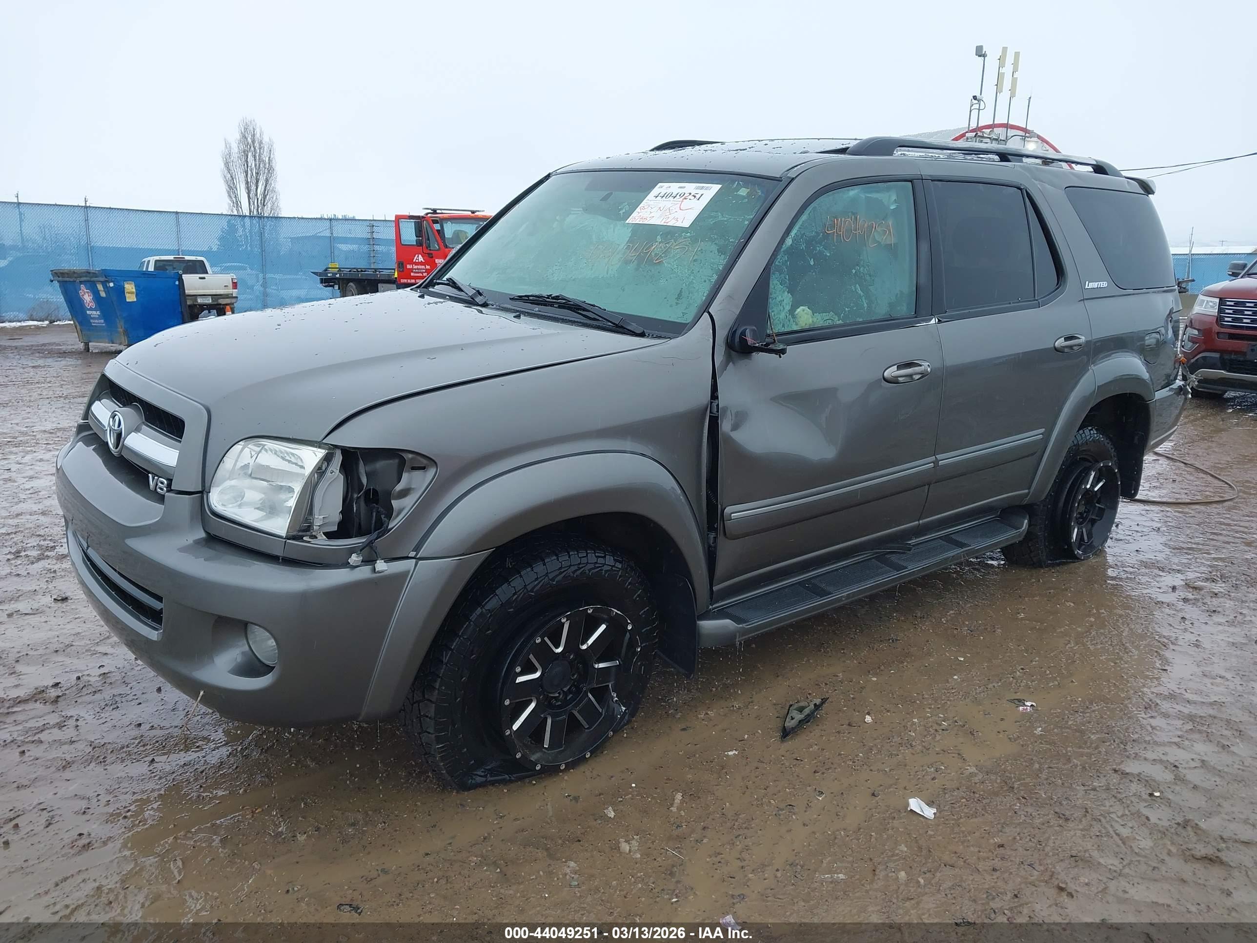 TOYOTA SEQUOIA image 2
