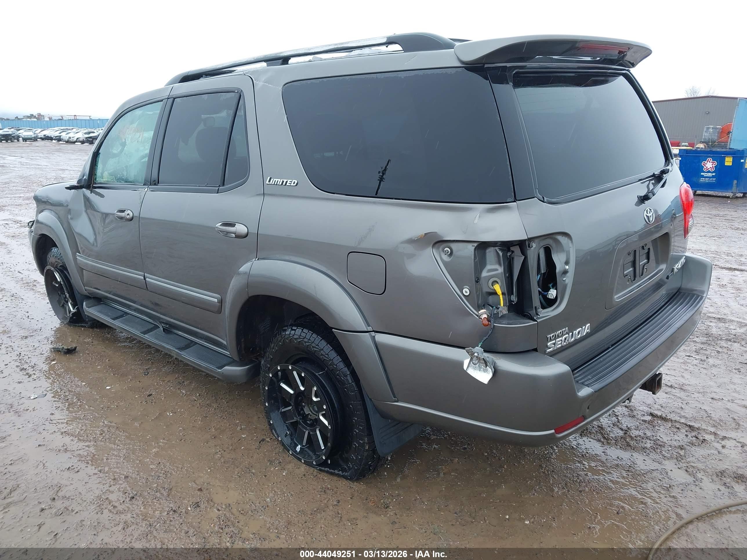 TOYOTA SEQUOIA image 3