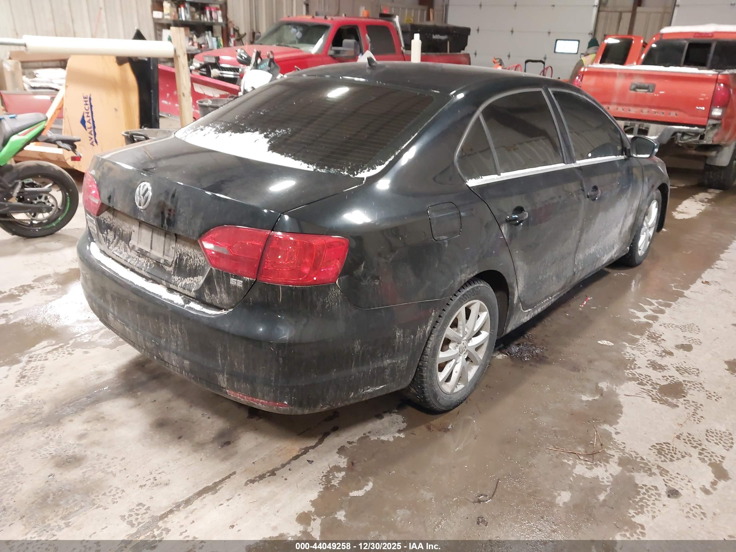 VOLKSWAGEN JETTA image 4
