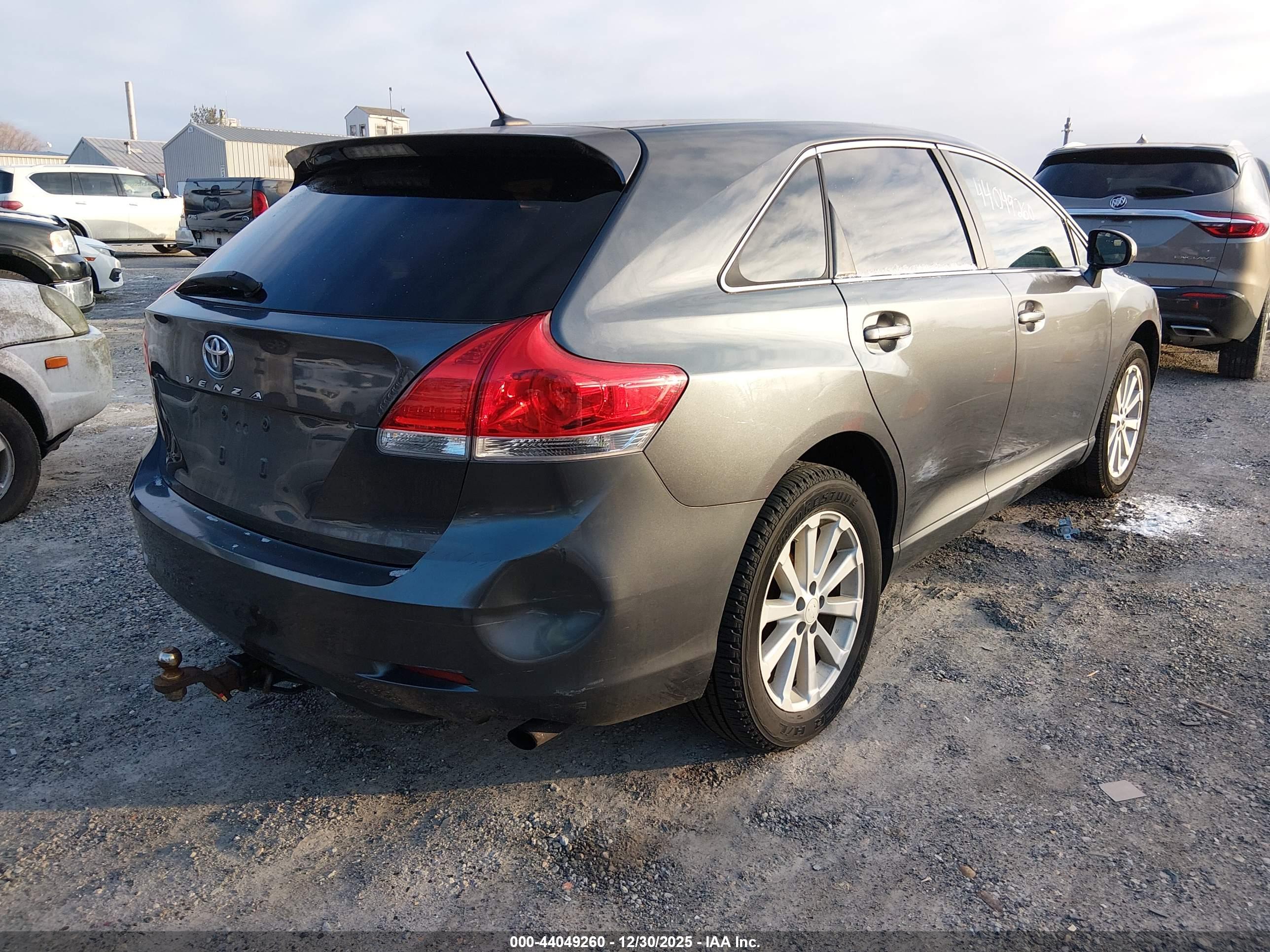 TOYOTA VENZA image 4