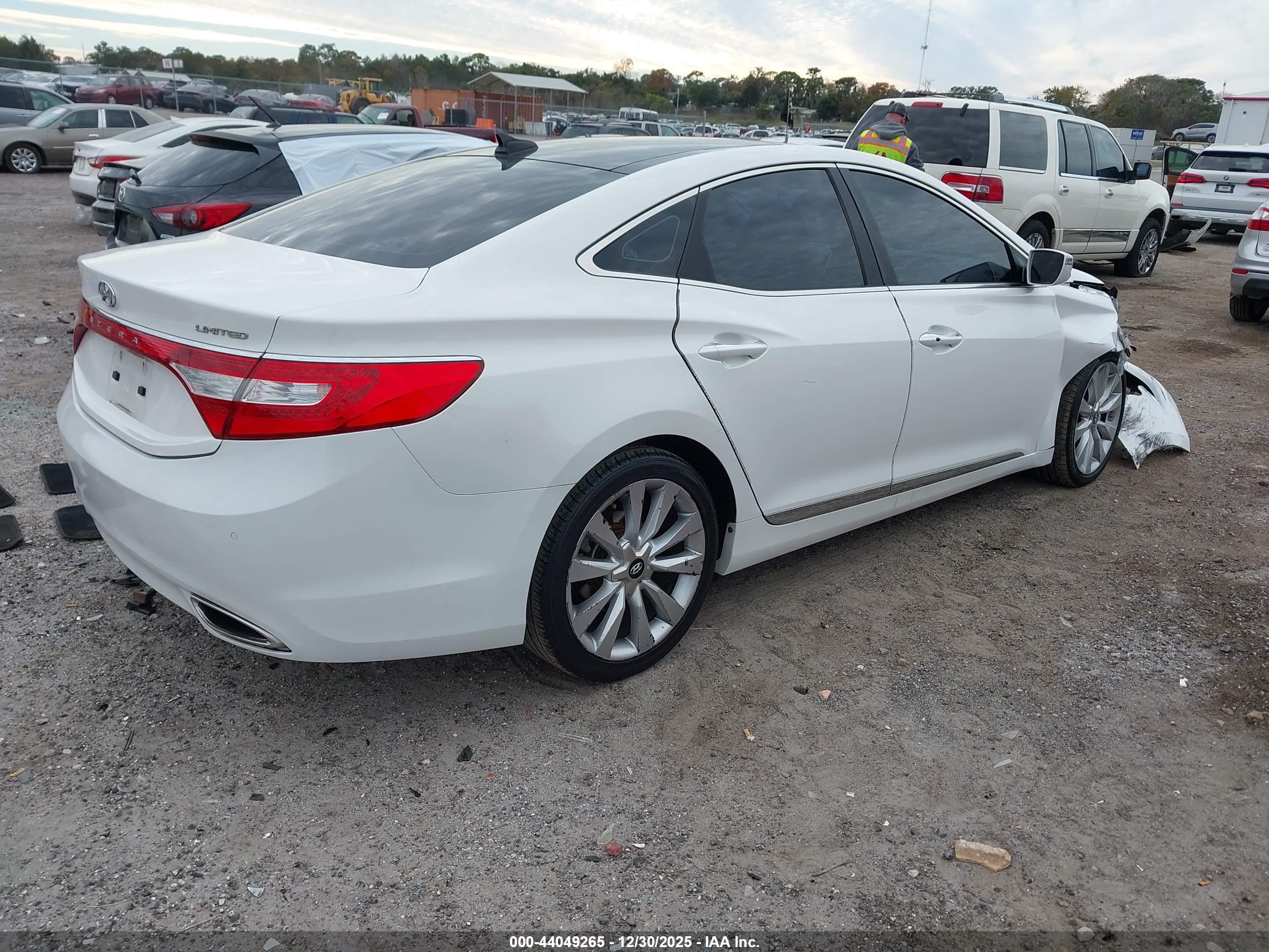 HYUNDAI AZERA image 4