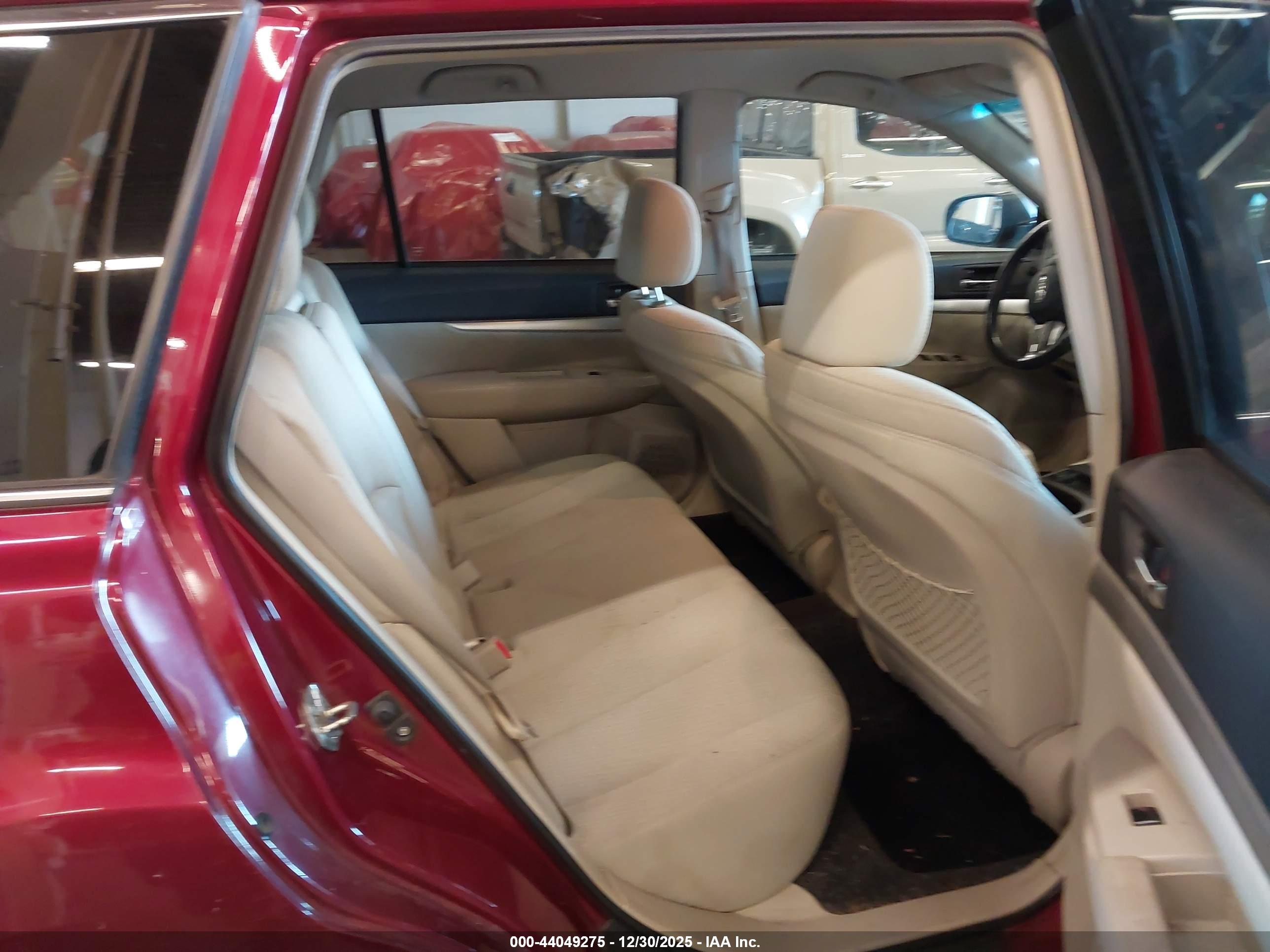 SUBARU OUTBACK image 8