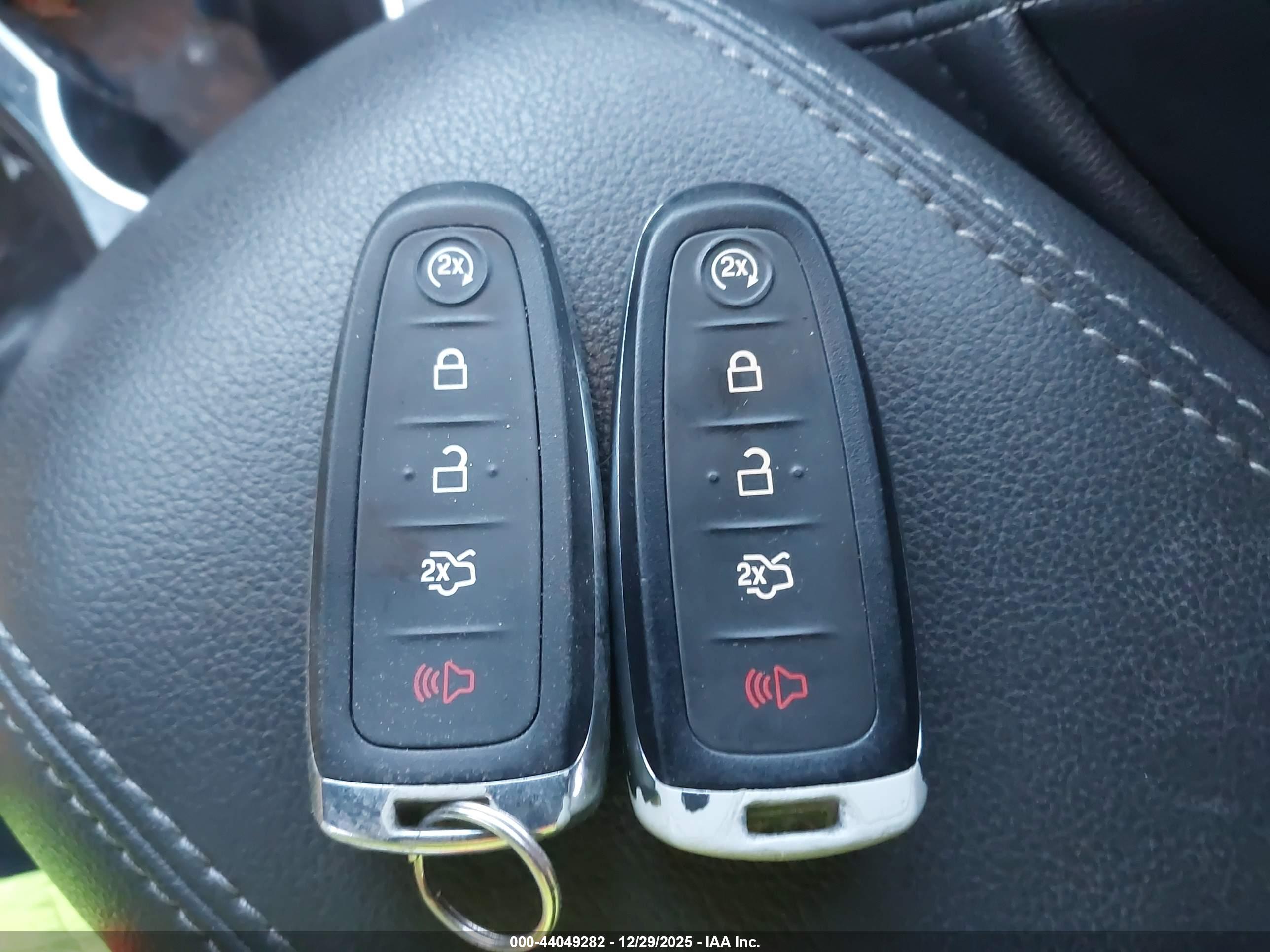 FORD ESCAPE image 11