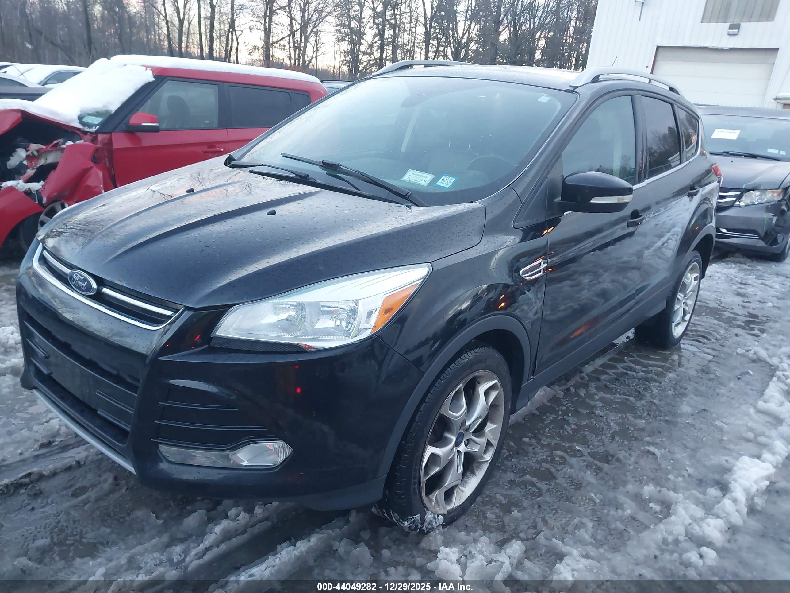 FORD ESCAPE image 2