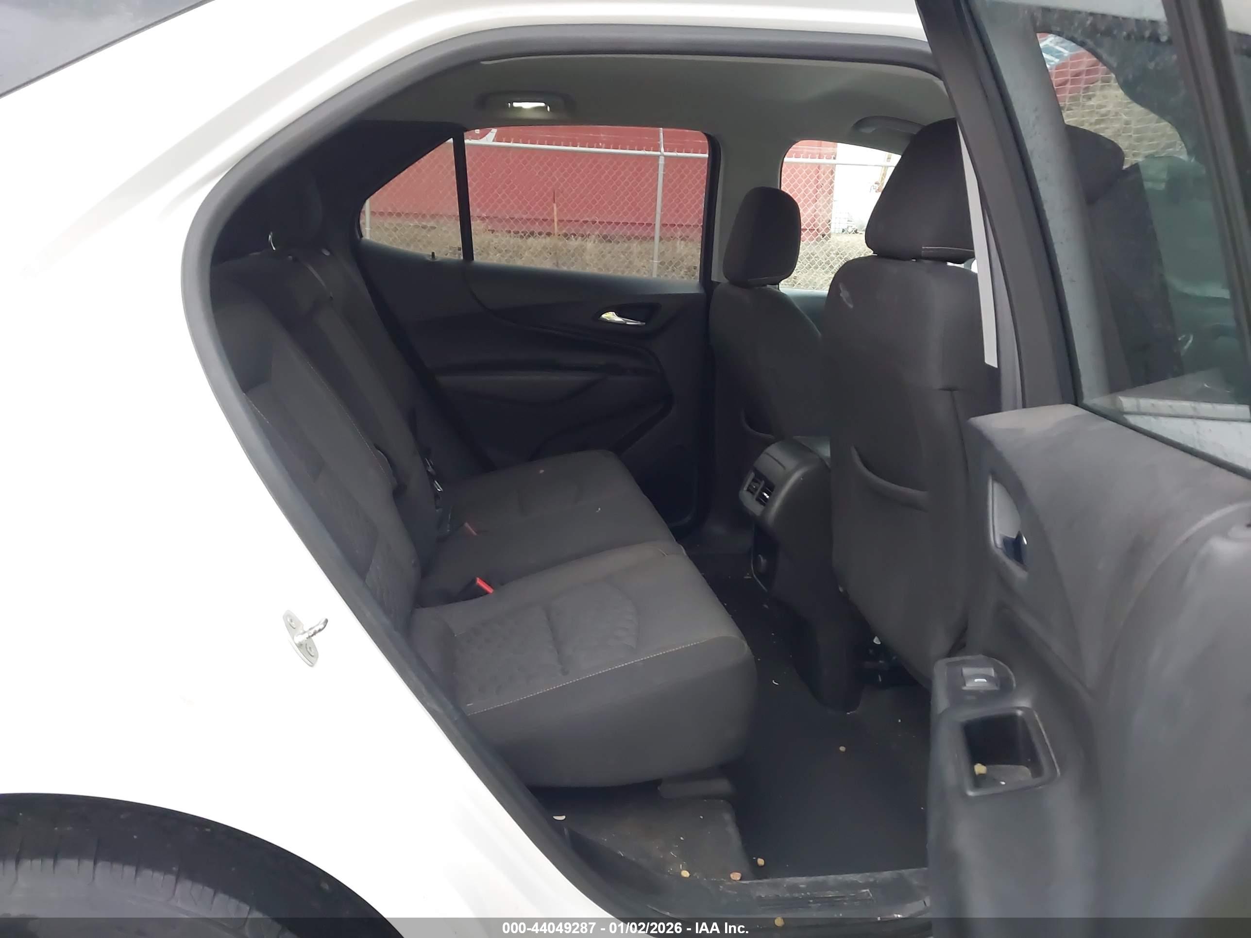 CHEVROLET EQUINOX image 8