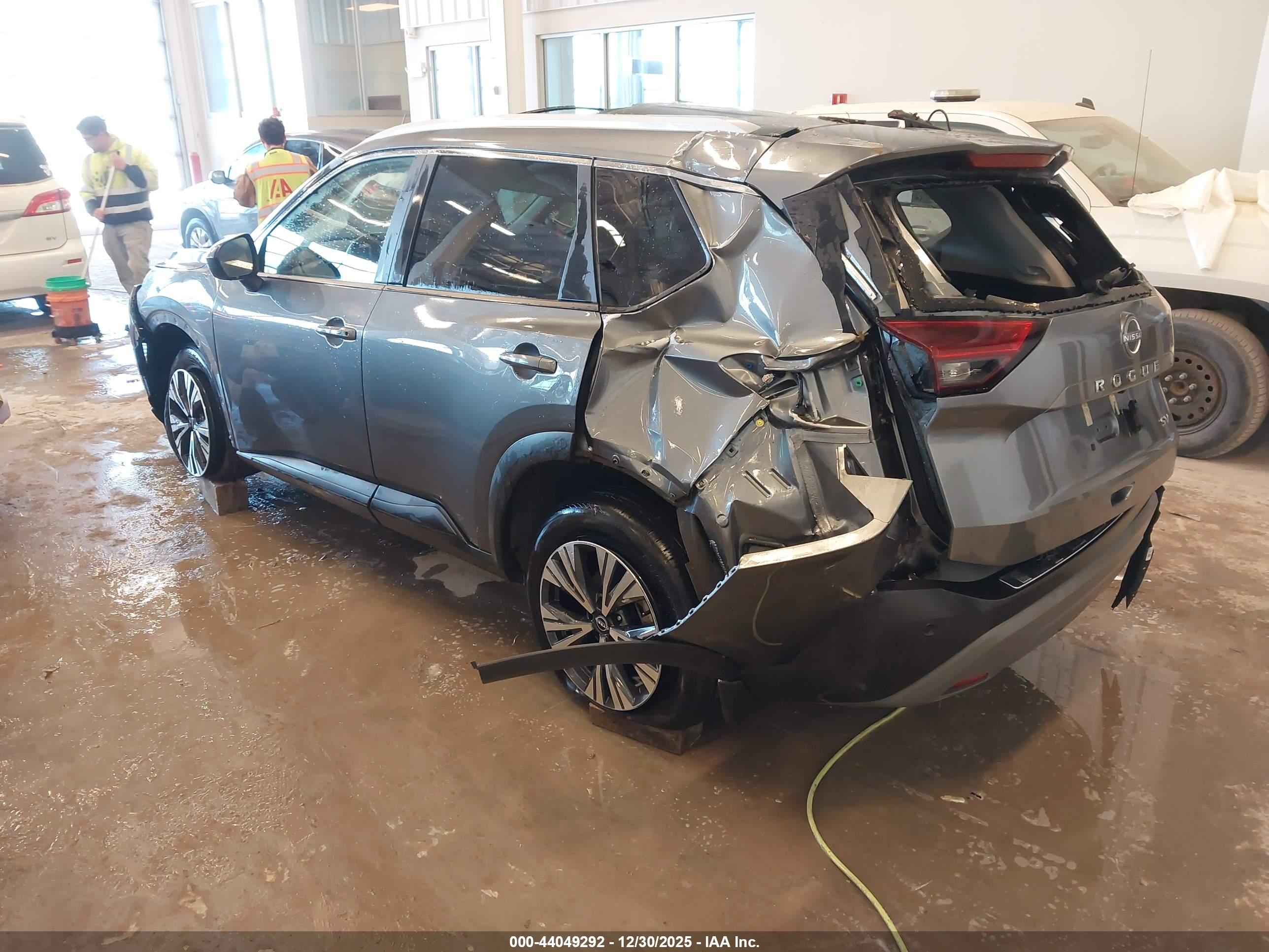 NISSAN ROGUE image 3