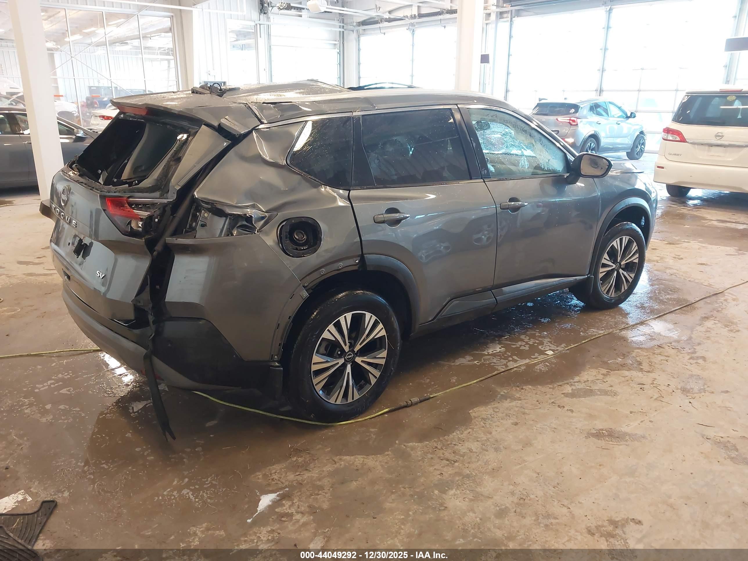NISSAN ROGUE image 4