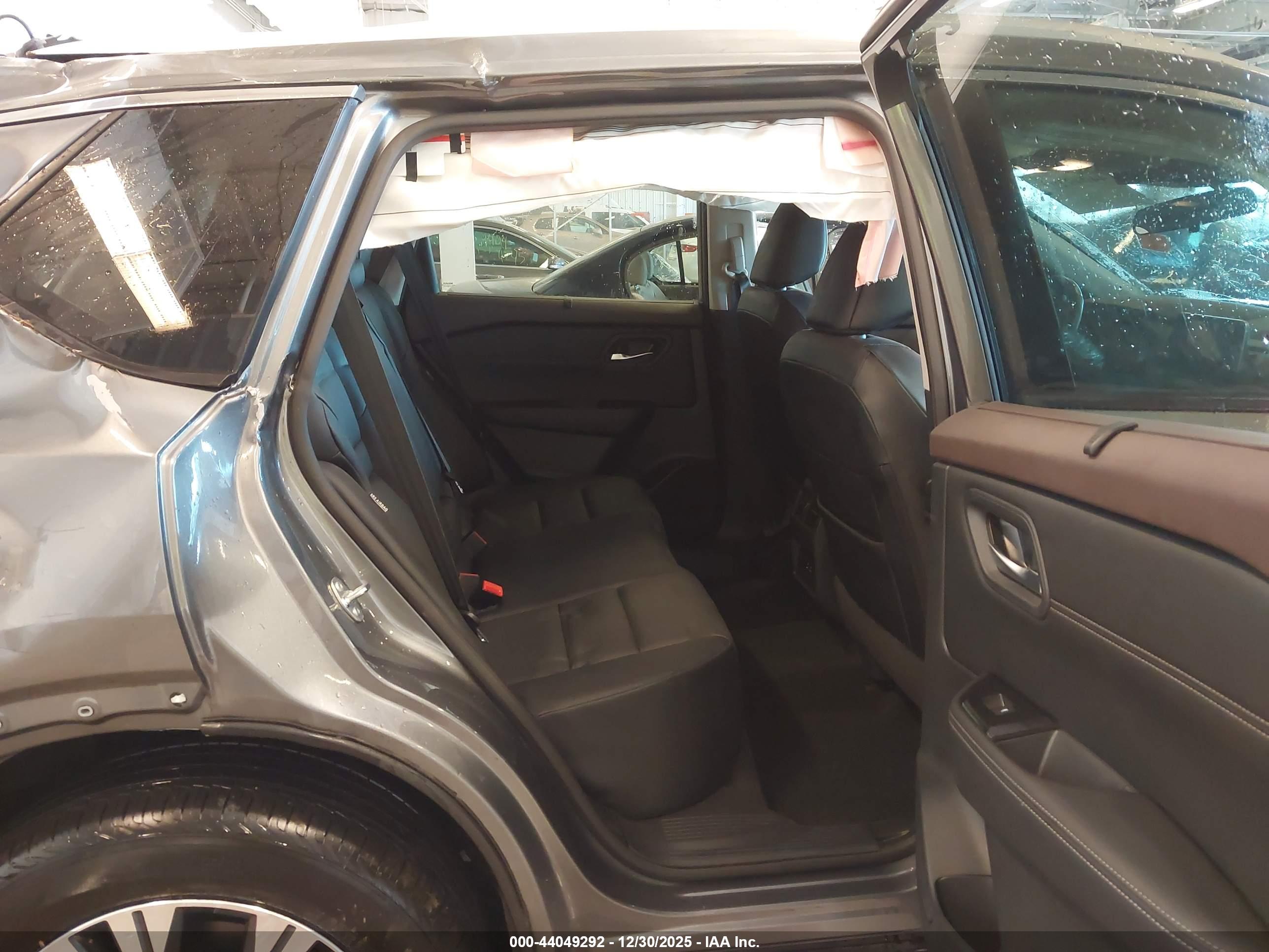 NISSAN ROGUE image 8