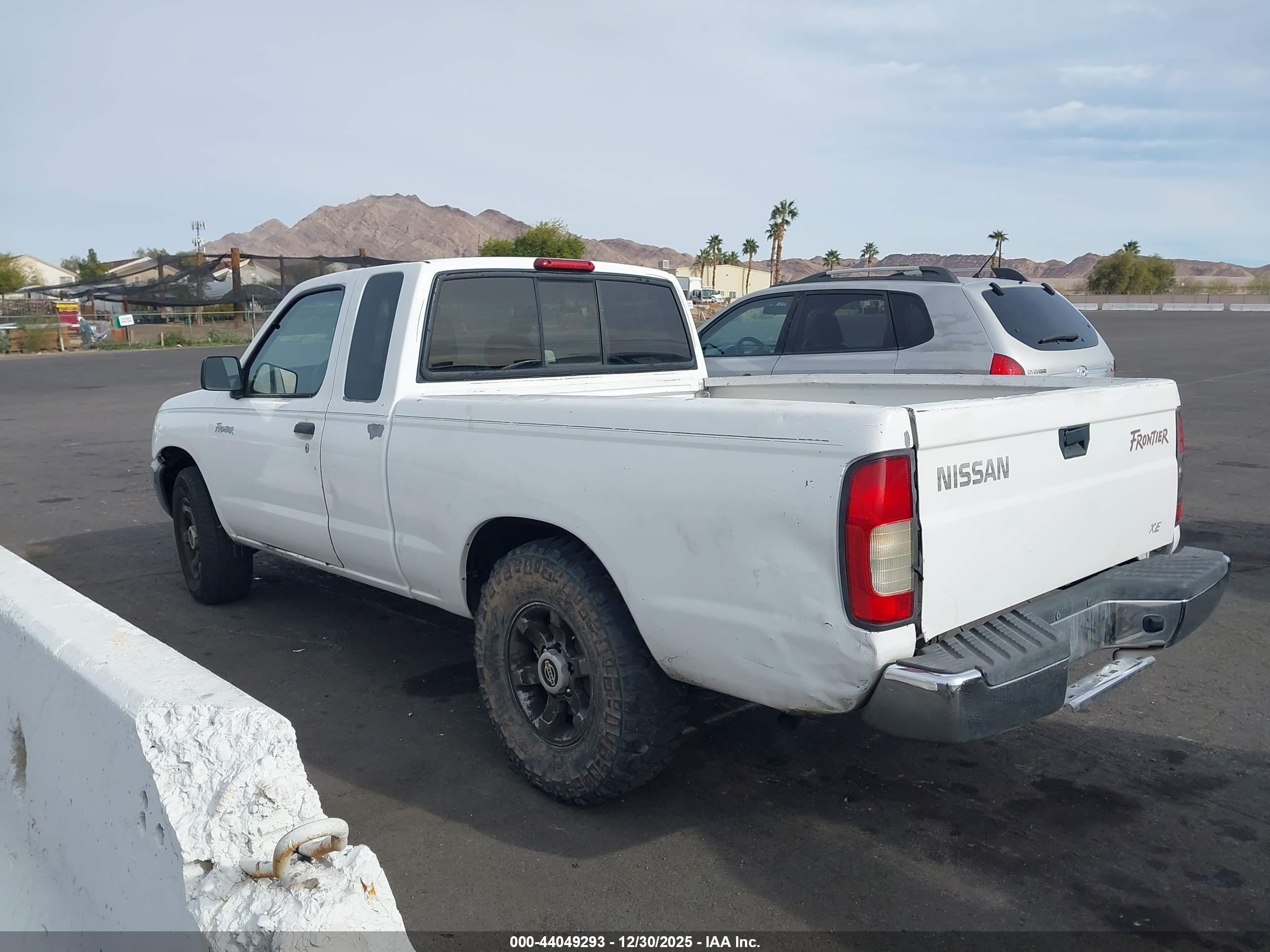 NISSAN FRONTIER image 3