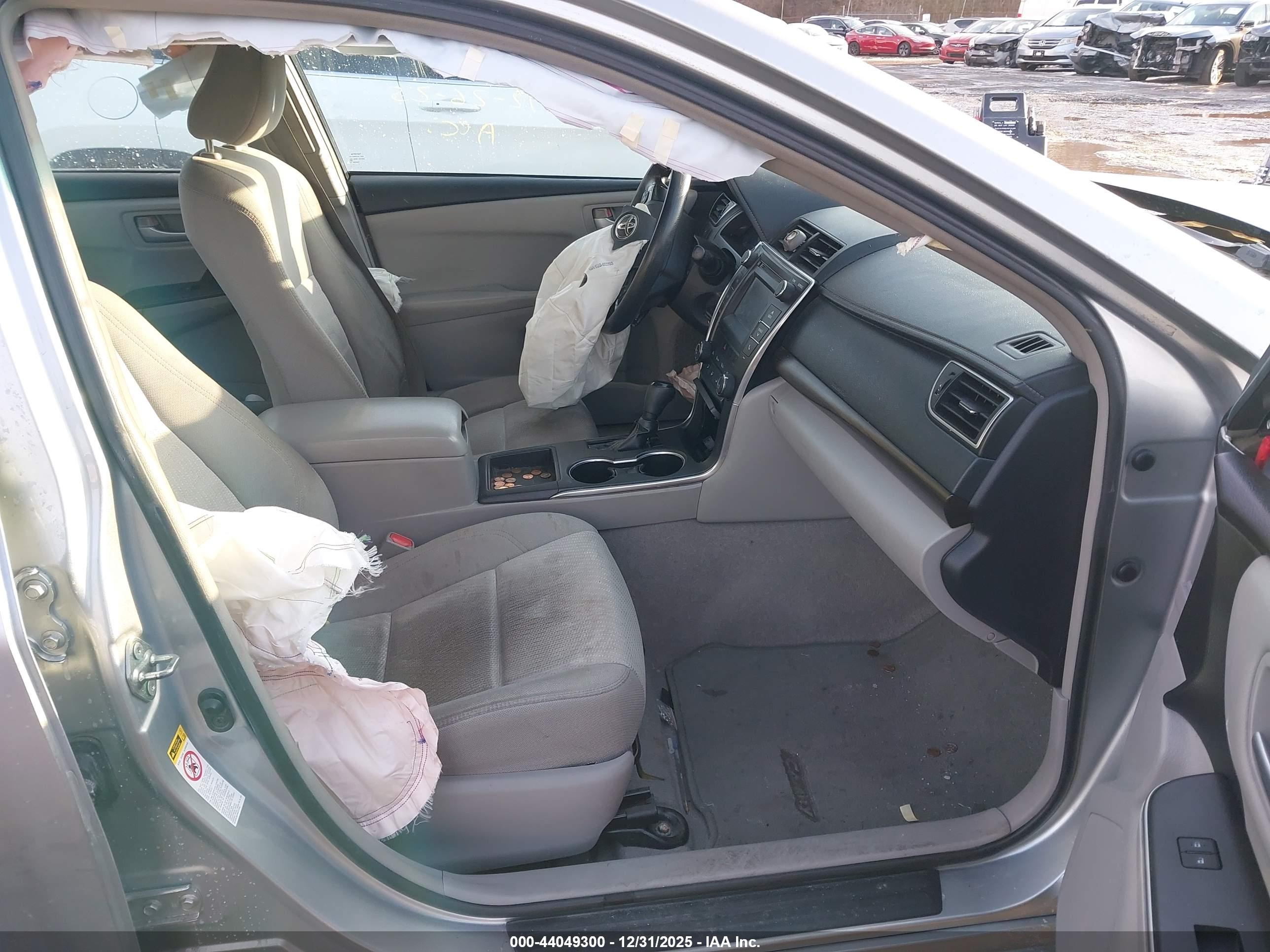 TOYOTA CAMRY image 5