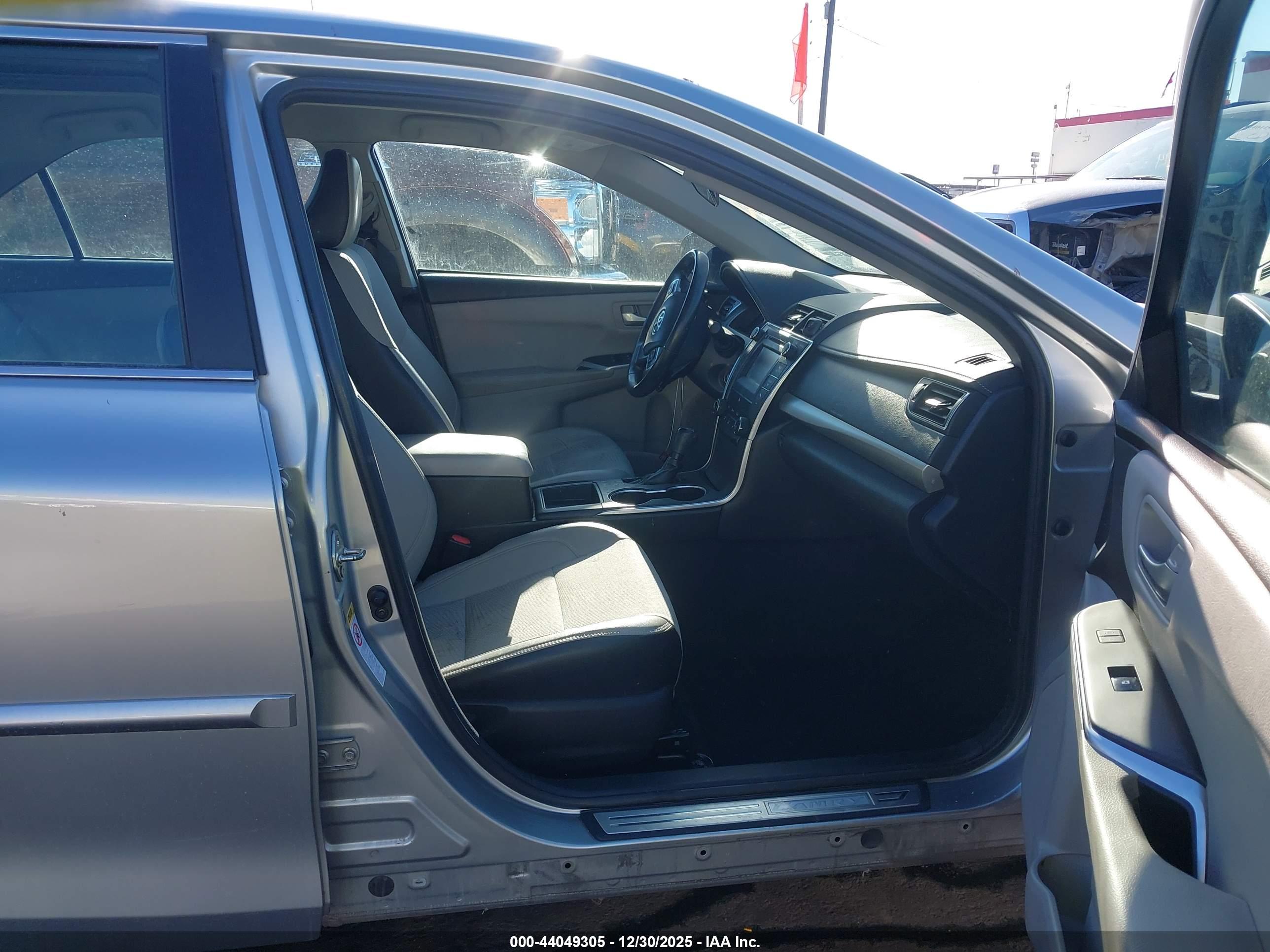 TOYOTA CAMRY image 5