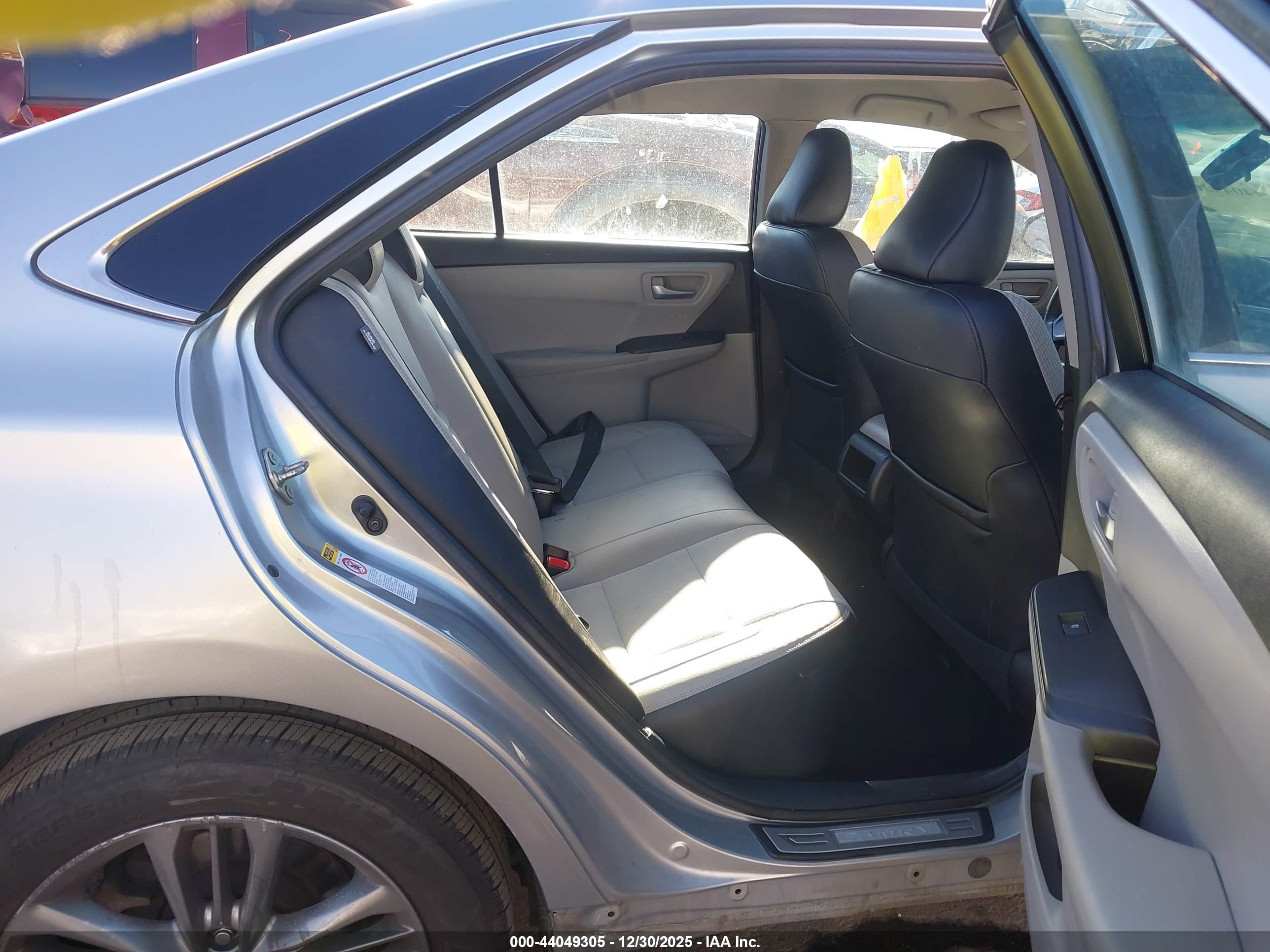 TOYOTA CAMRY image 8