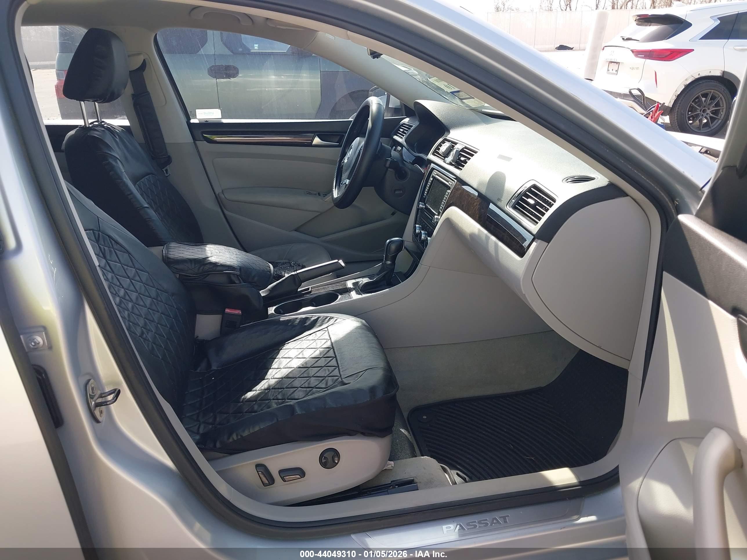 VOLKSWAGEN PASSAT image 5