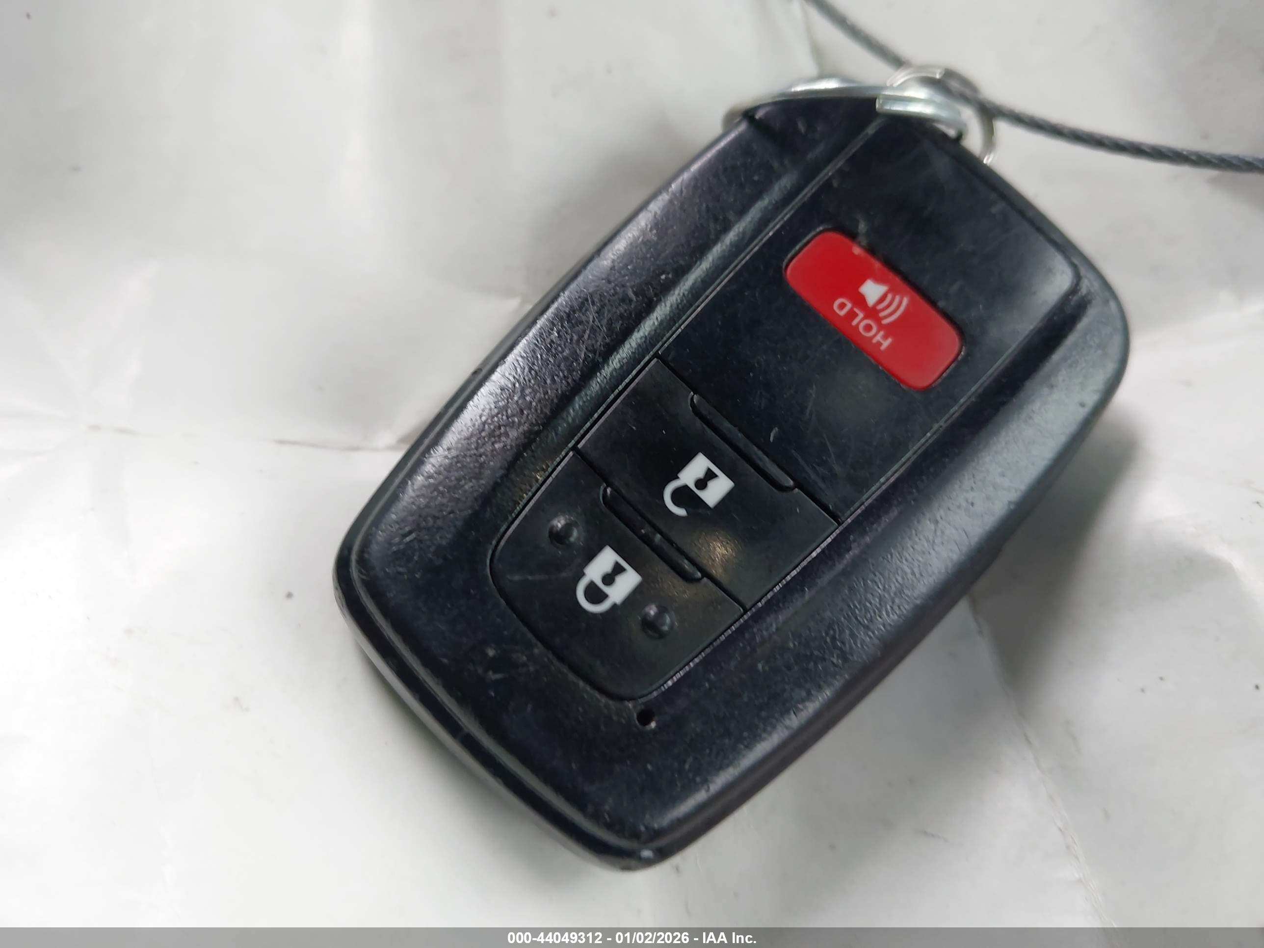 TOYOTA RAV4 image 11
