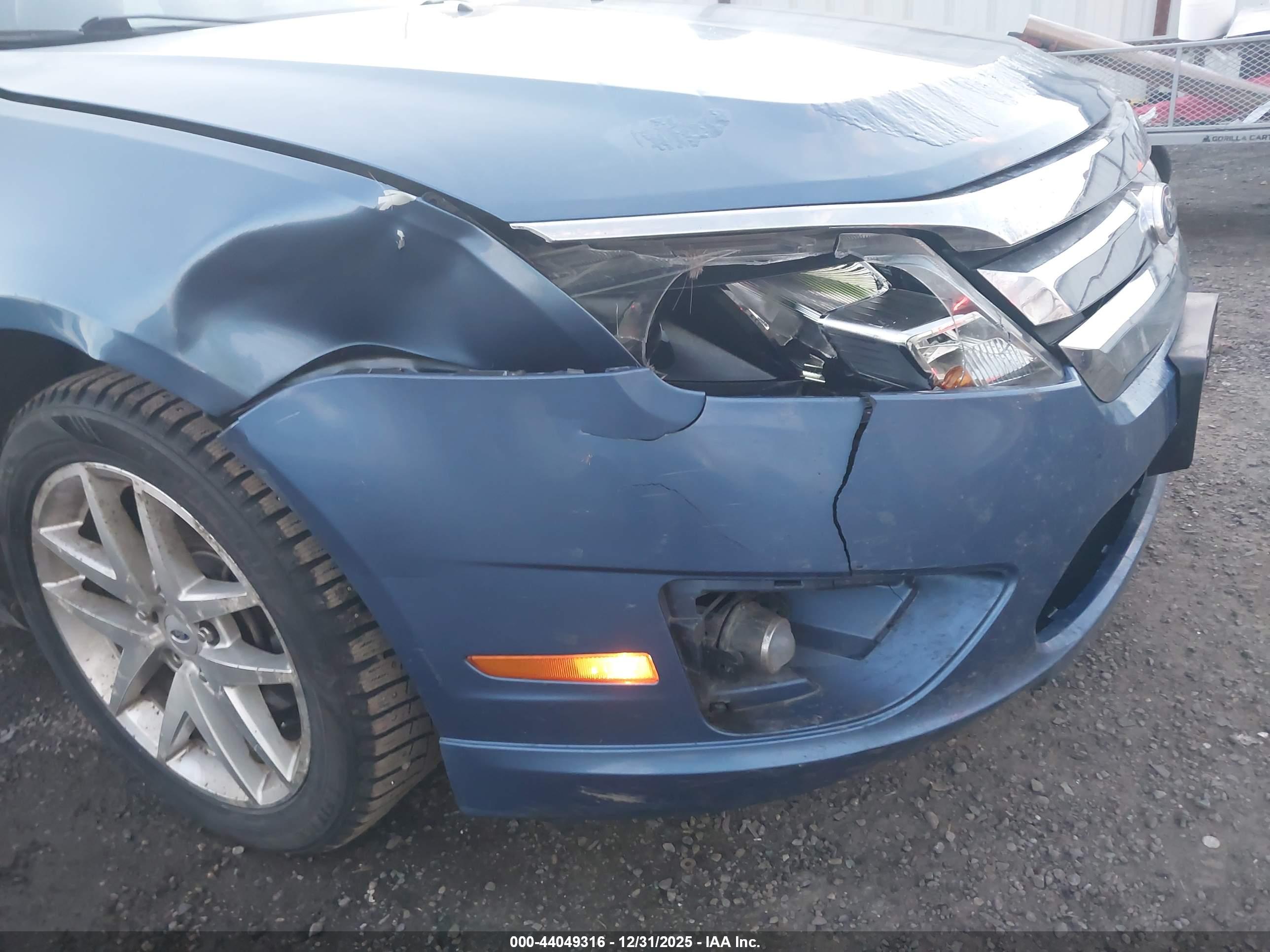 FORD FUSION image 6