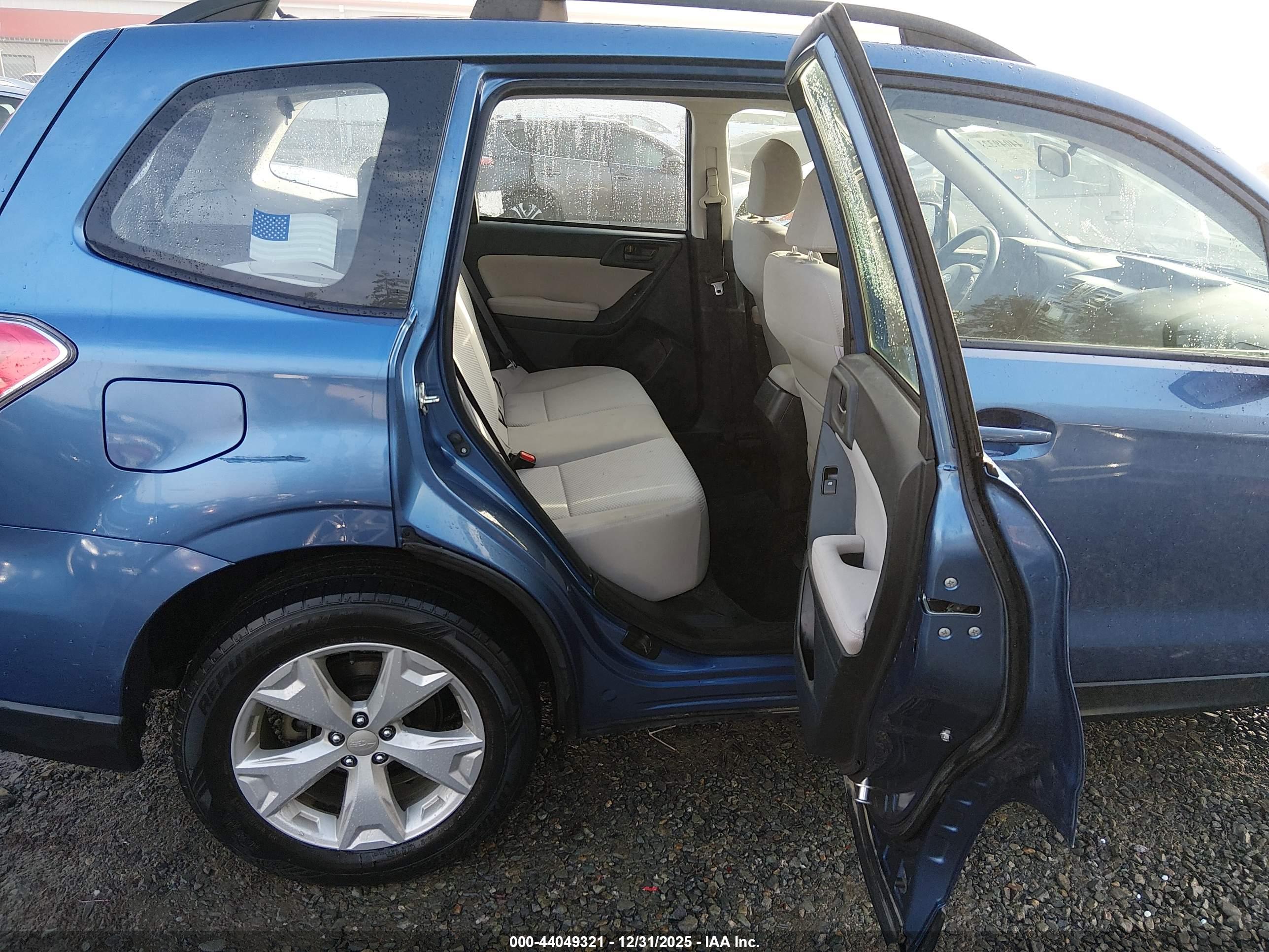 SUBARU FORESTER image 8