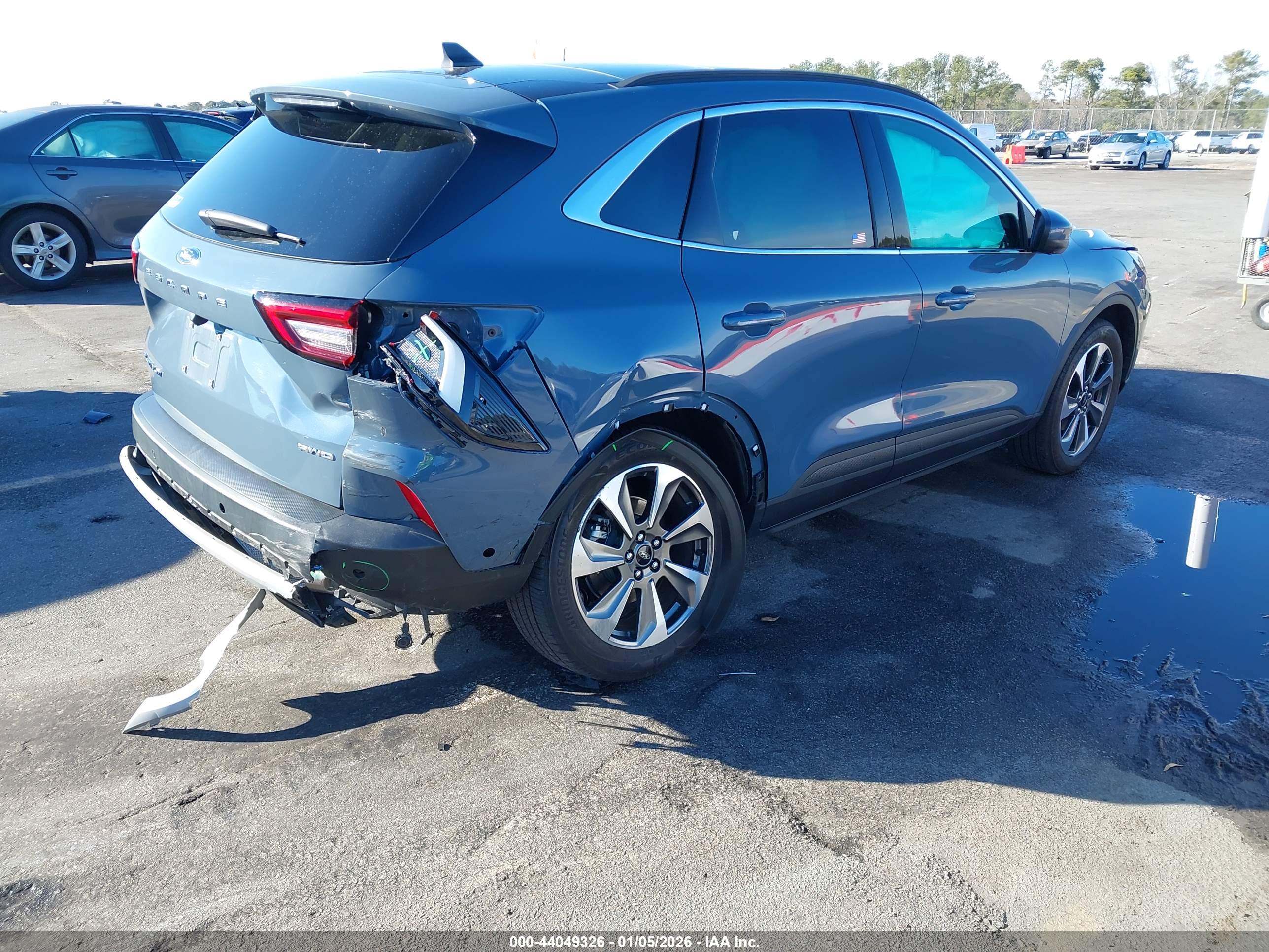 FORD ESCAPE image 4